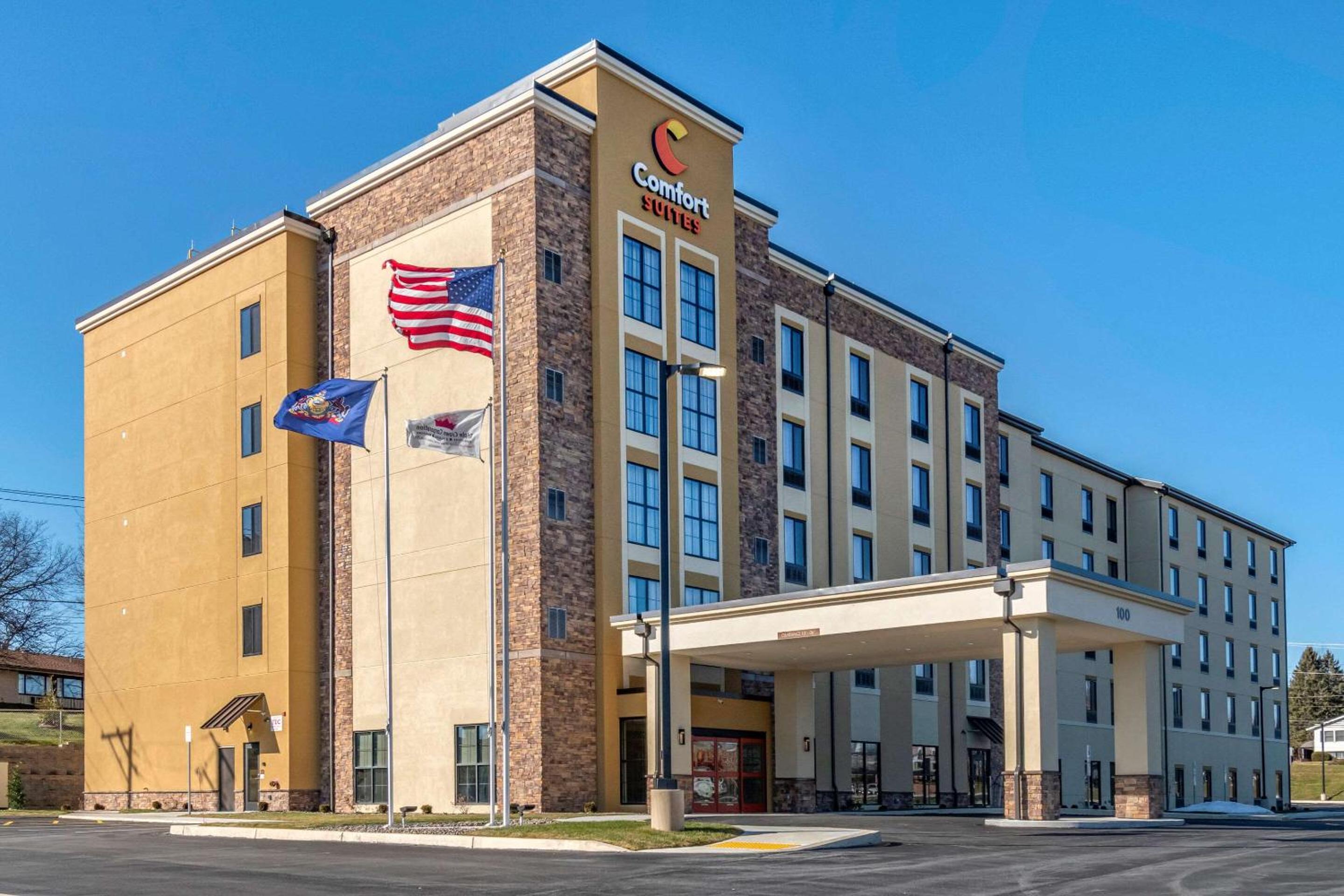 Hotel Comfort Suites Camp Hill-Harrisburg West - Image 1