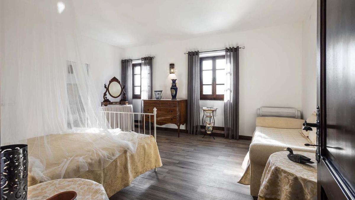 BORGO DEI CIPRESSI 12&2, Emma Villas view 5