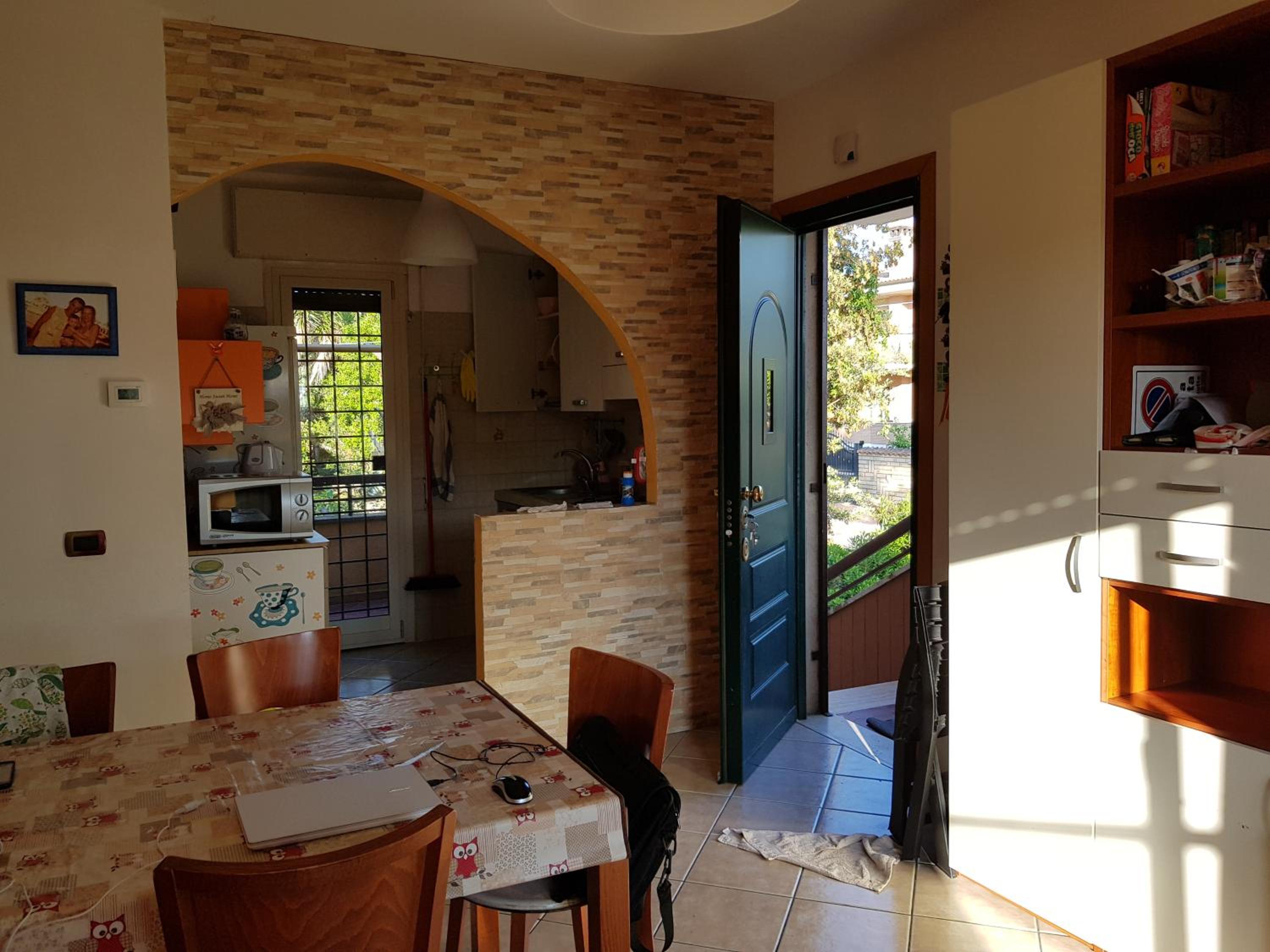 Beach House - Seaview & Roman Apartments view 5