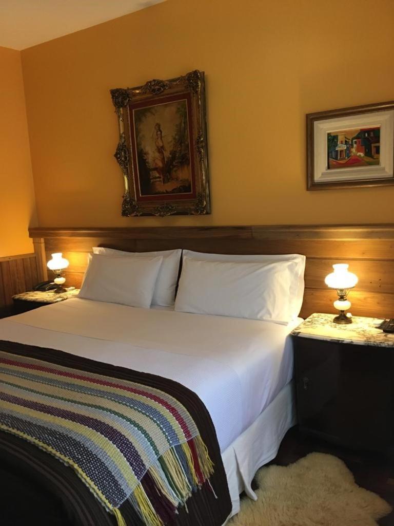 Los Nobles Hostal de Bosque