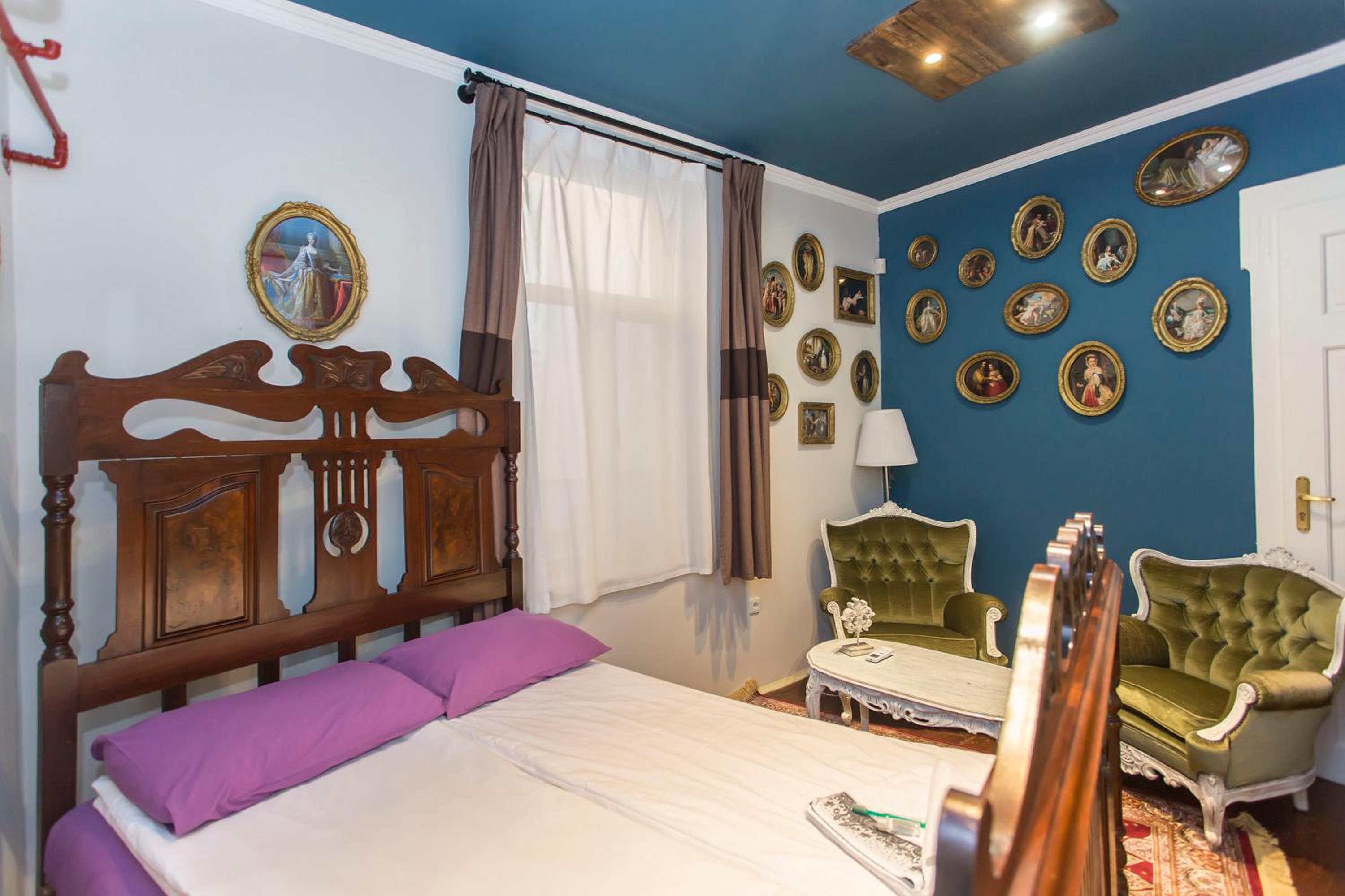 Central House for up to 20 Guests Entire Place