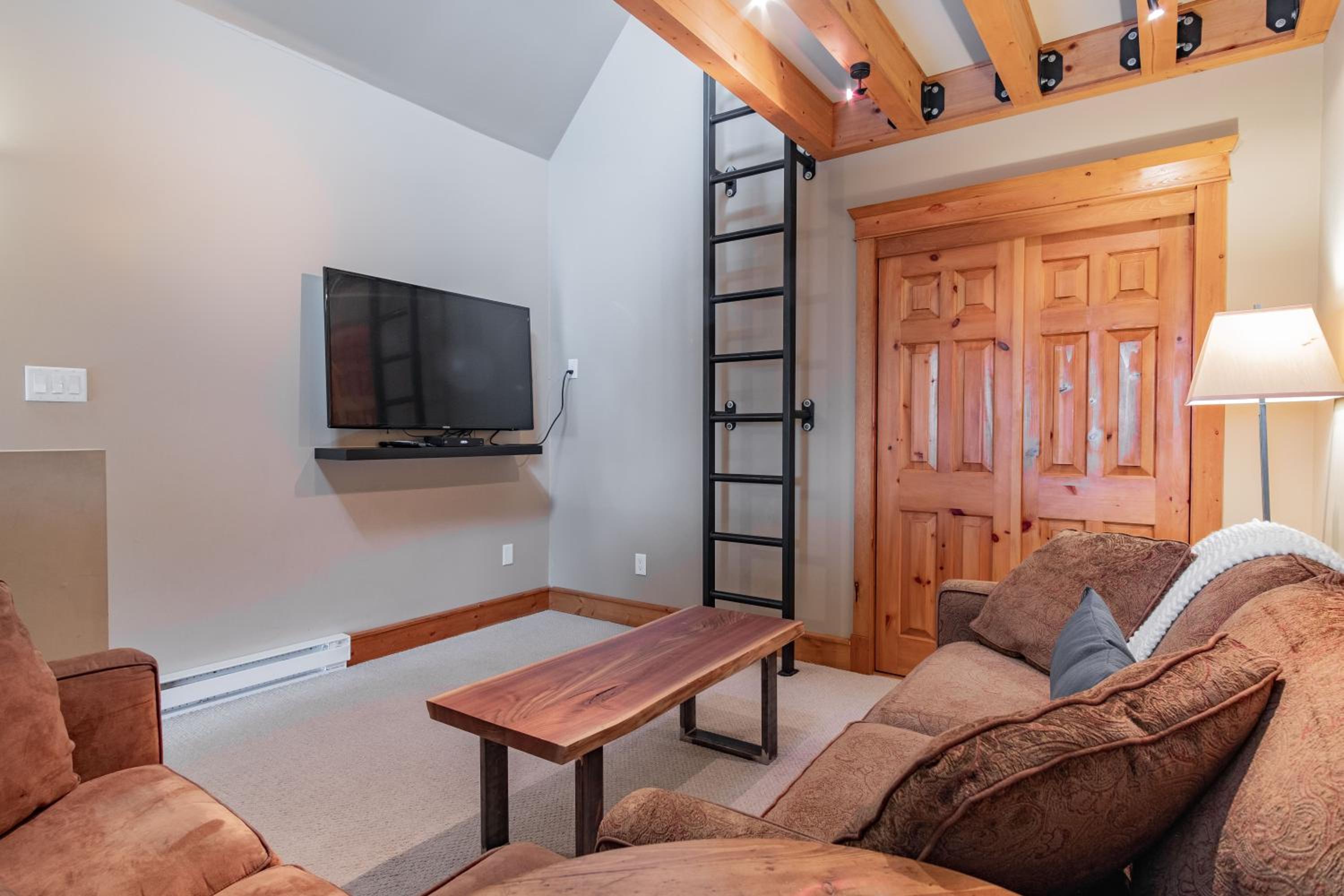 Wildwood Lodge by Outpost Whistler