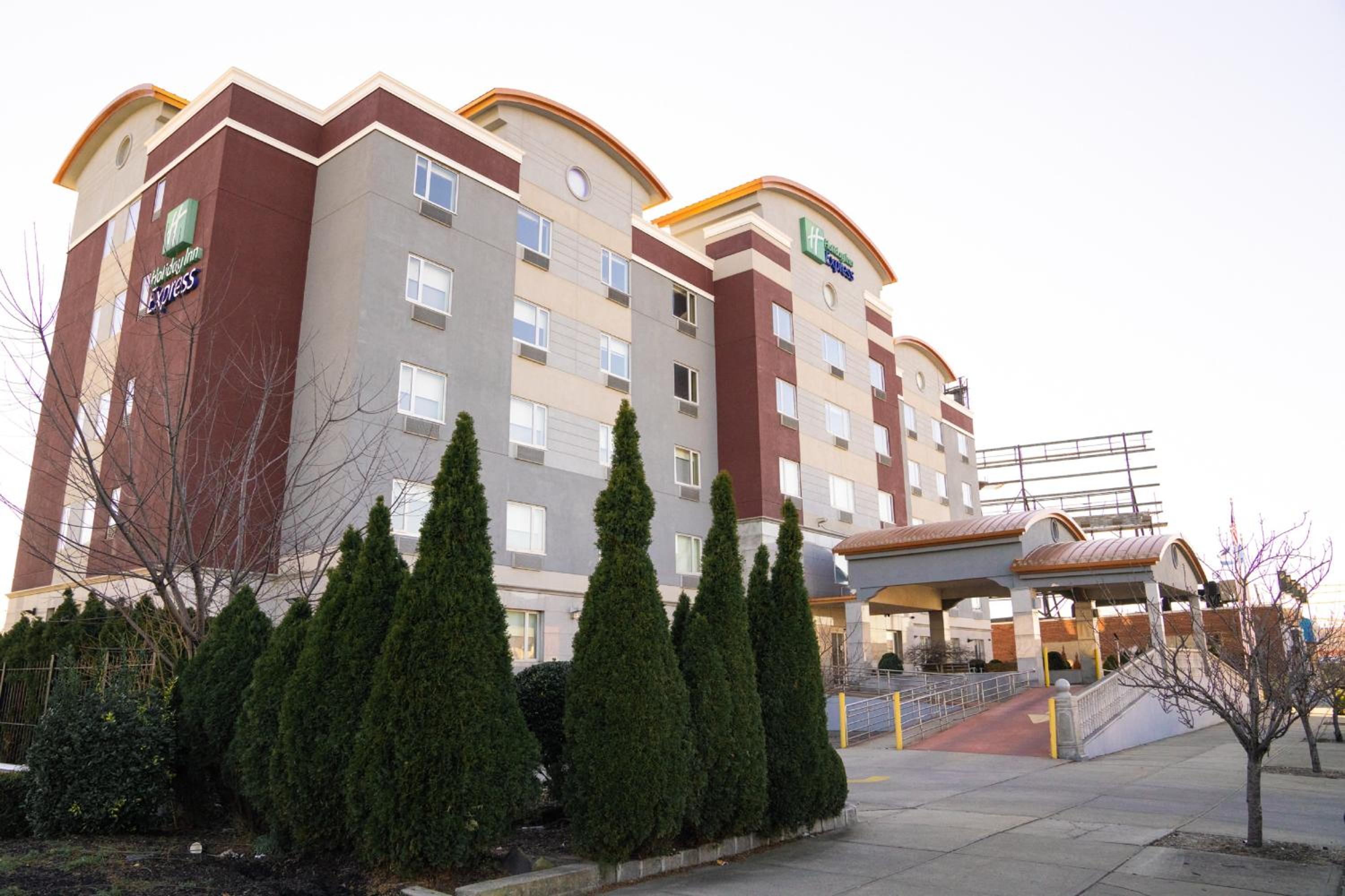Hotel Holiday Inn Express Queens - Maspeth By Ihg