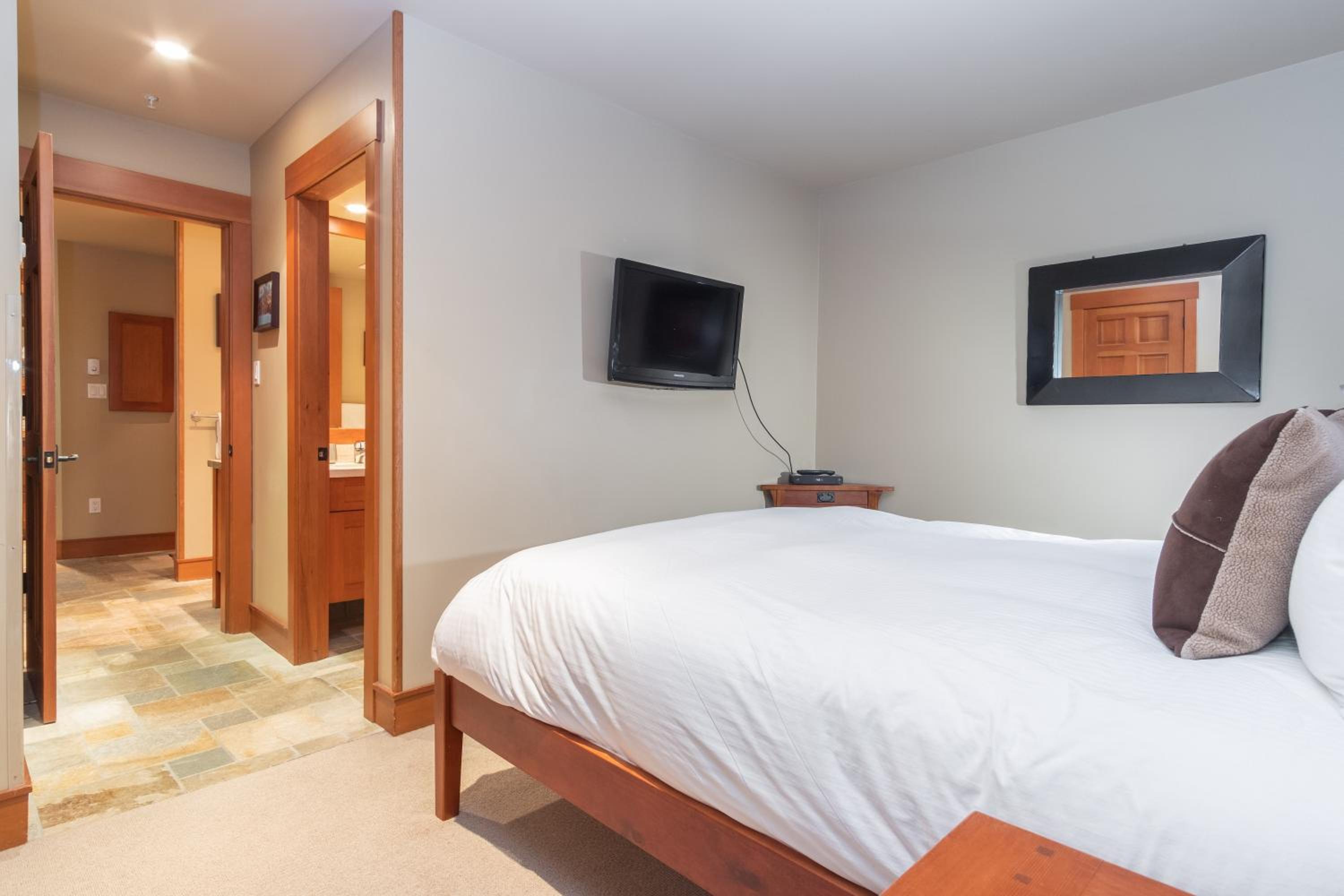 Wildwood Lodge by Outpost Whistler - Image 5