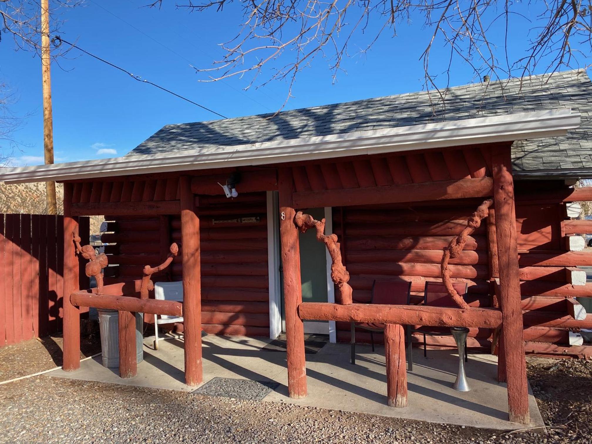 Roundtop Mountain Vista - Cabins and Motel