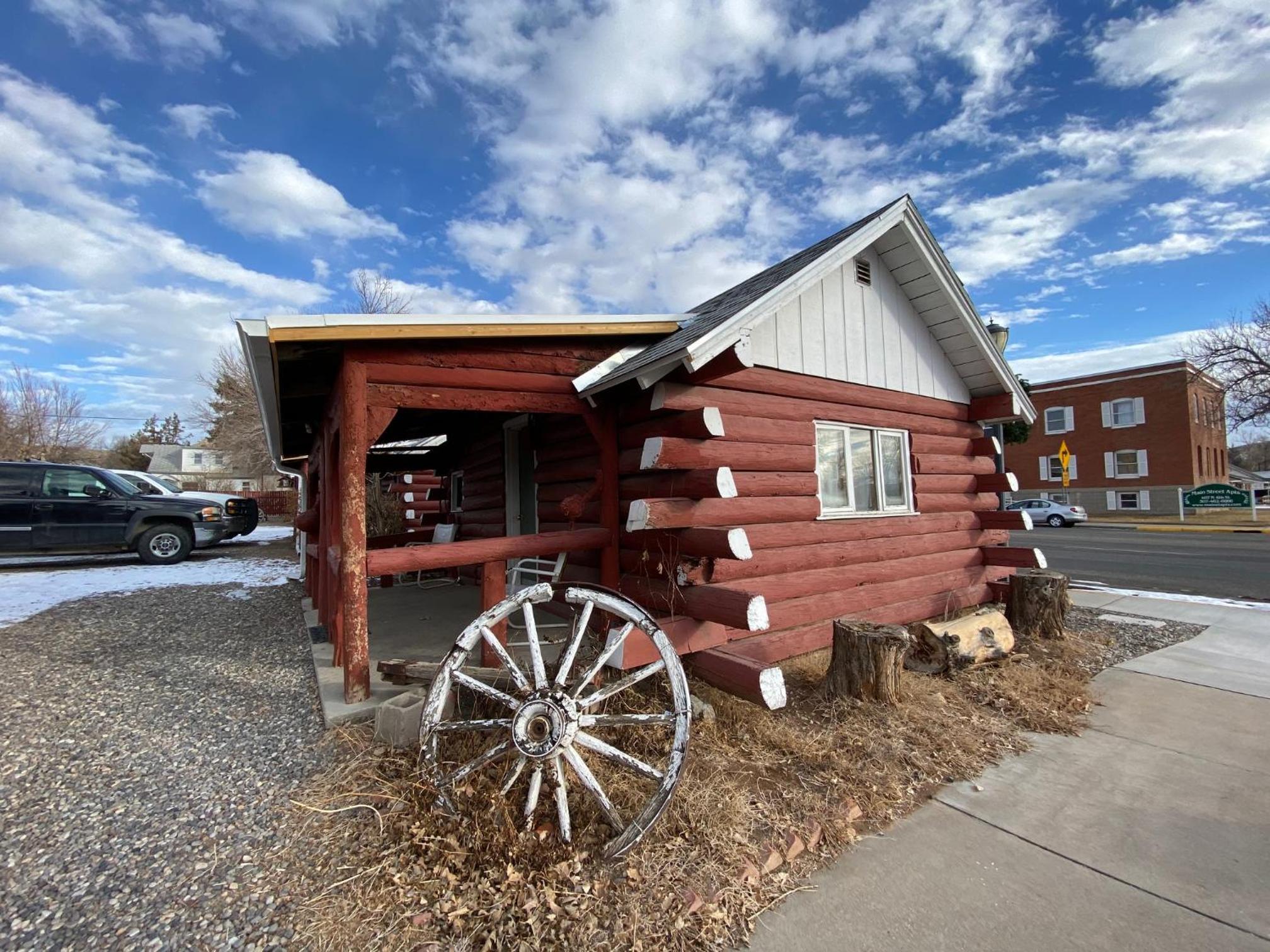 Roundtop Mountain Vista - Cabins and Motel