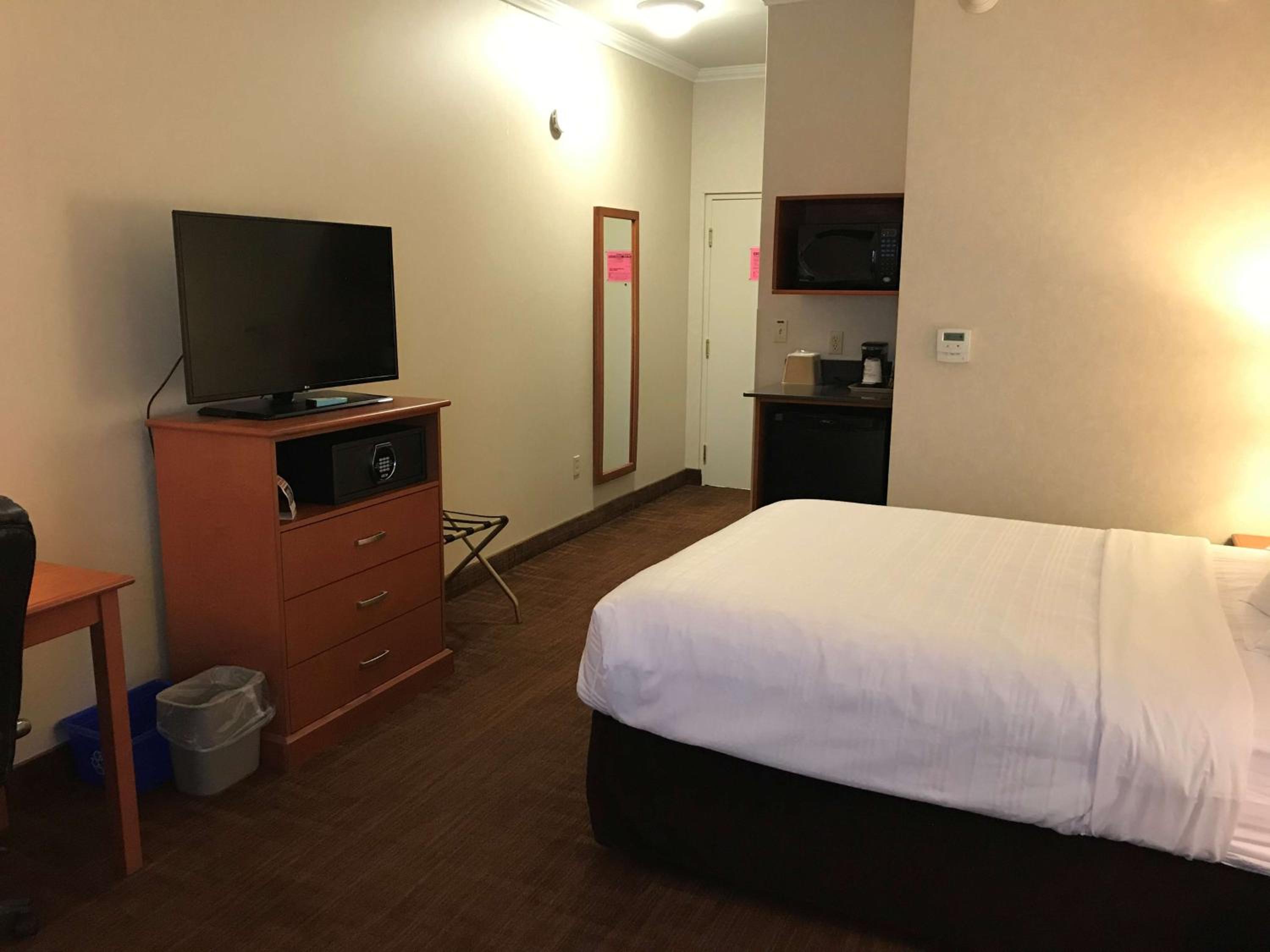 Thunder Bay Vacations - Best Western Thunder Bay Crossroads - Property Image 1