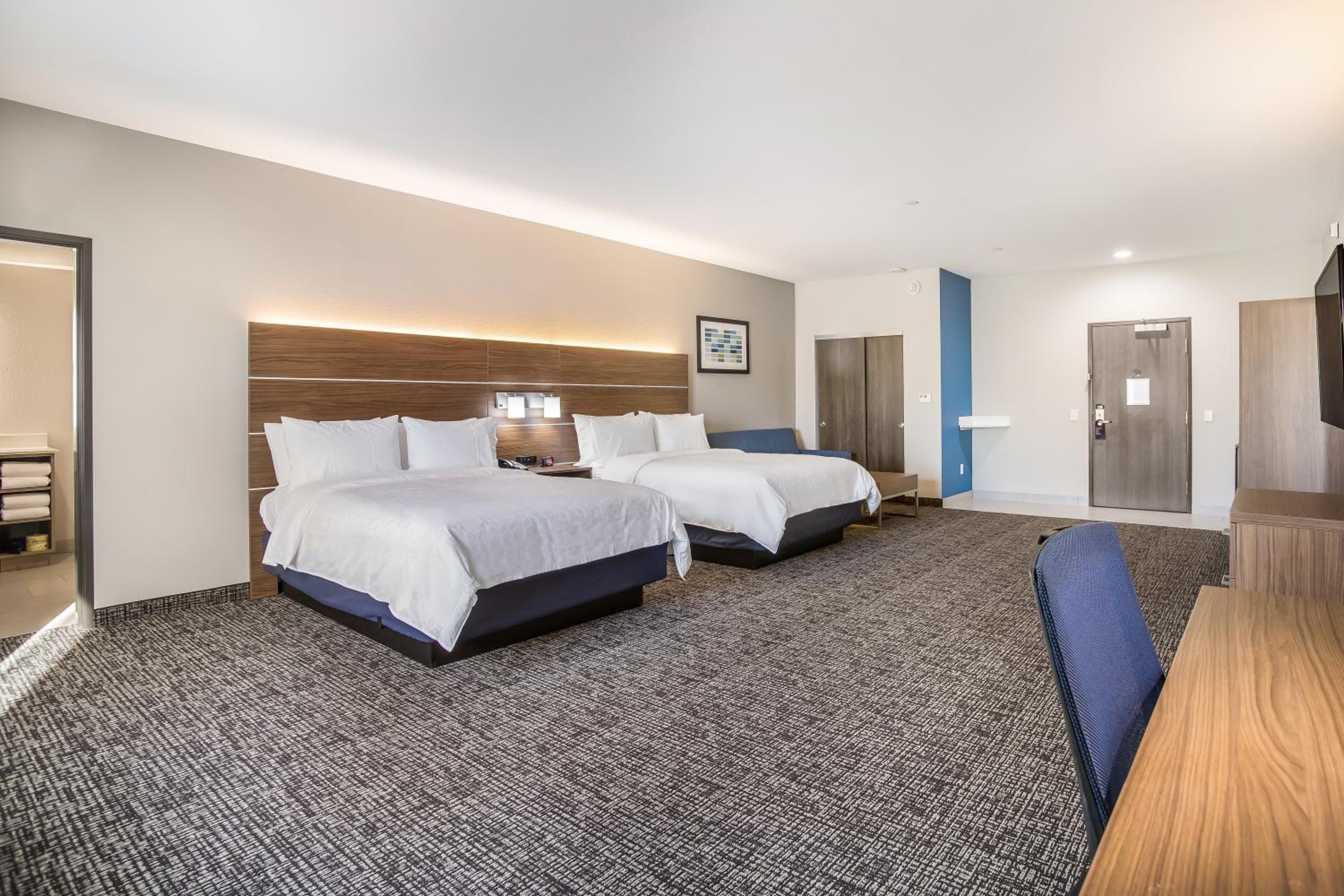 Holiday Inn Express & Suites Tulsa East - Catoosa by IHG