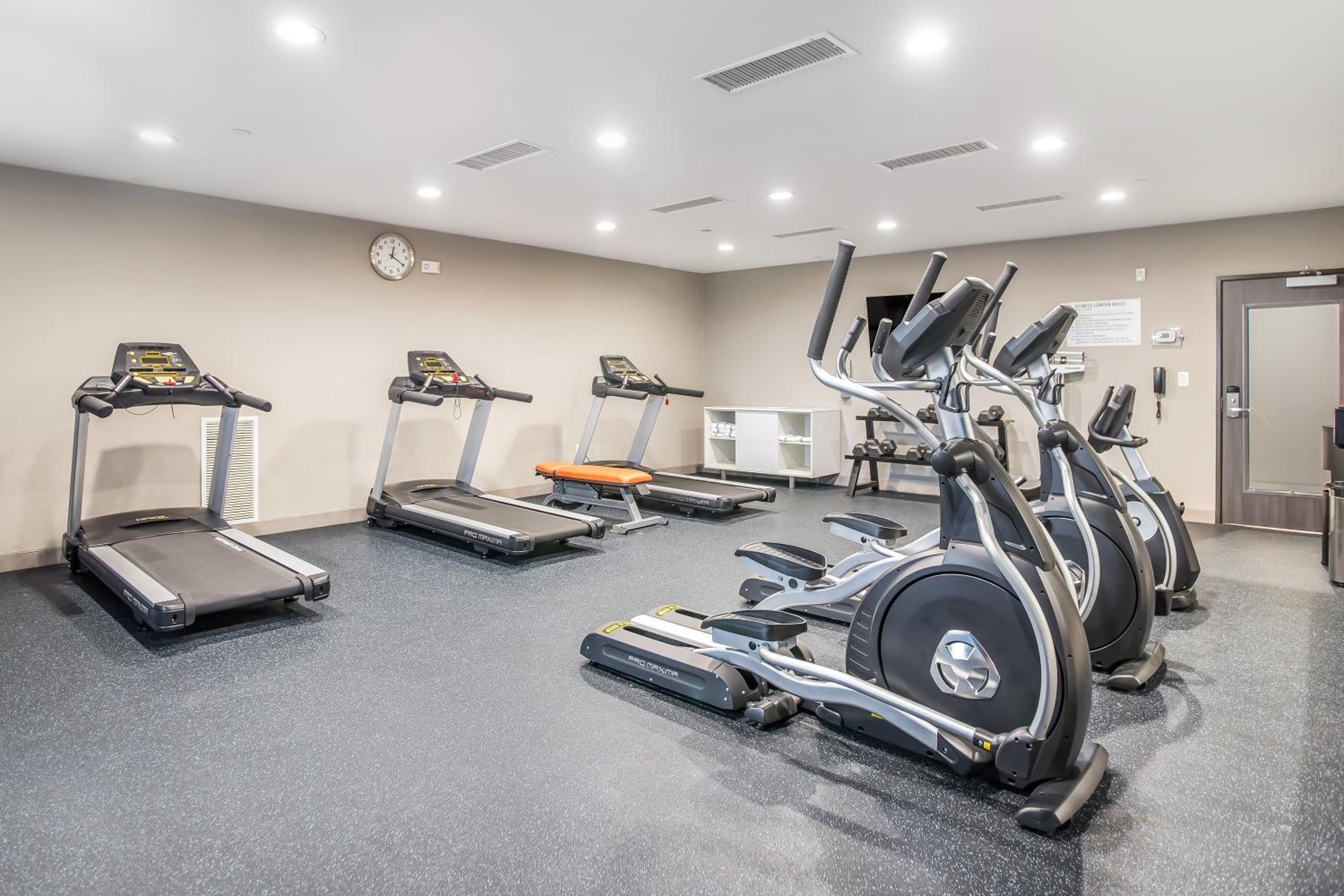 Holiday Inn Express & Suites Tulsa East - Catoosa by IHG