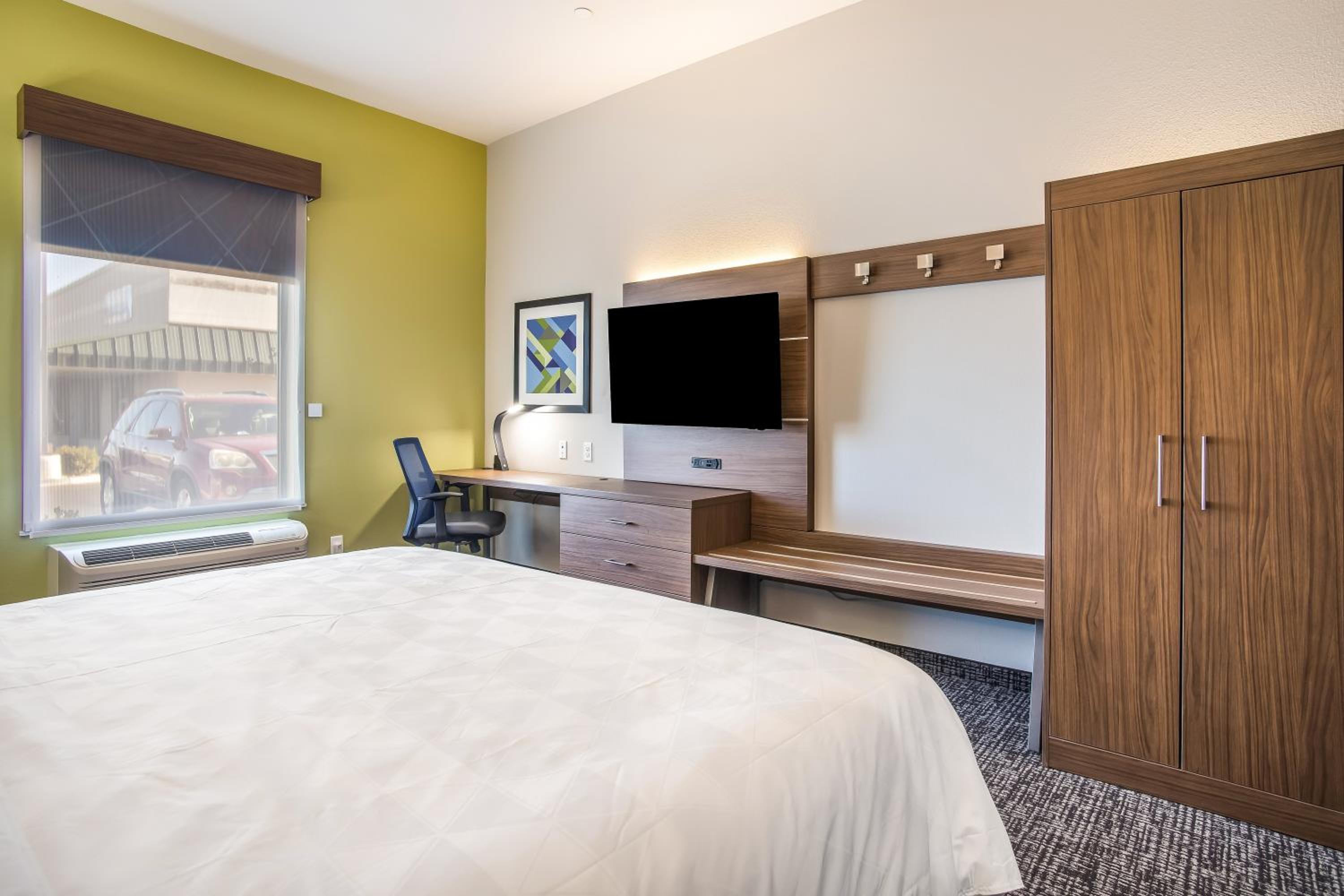 Holiday Inn Express & Suites Tulsa East - Catoosa by IHG