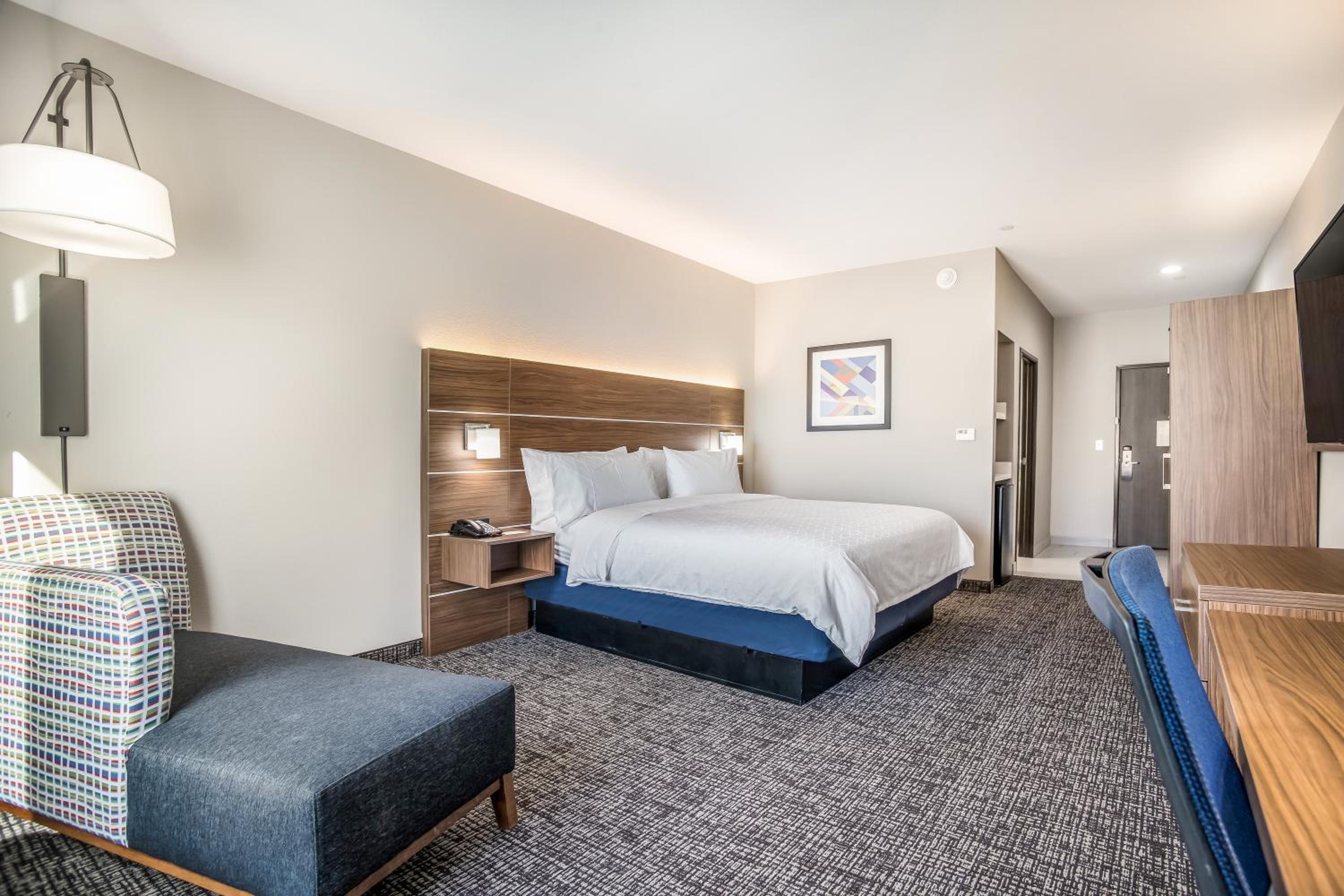 Holiday Inn Express & Suites Tulsa East - Catoosa by IHG