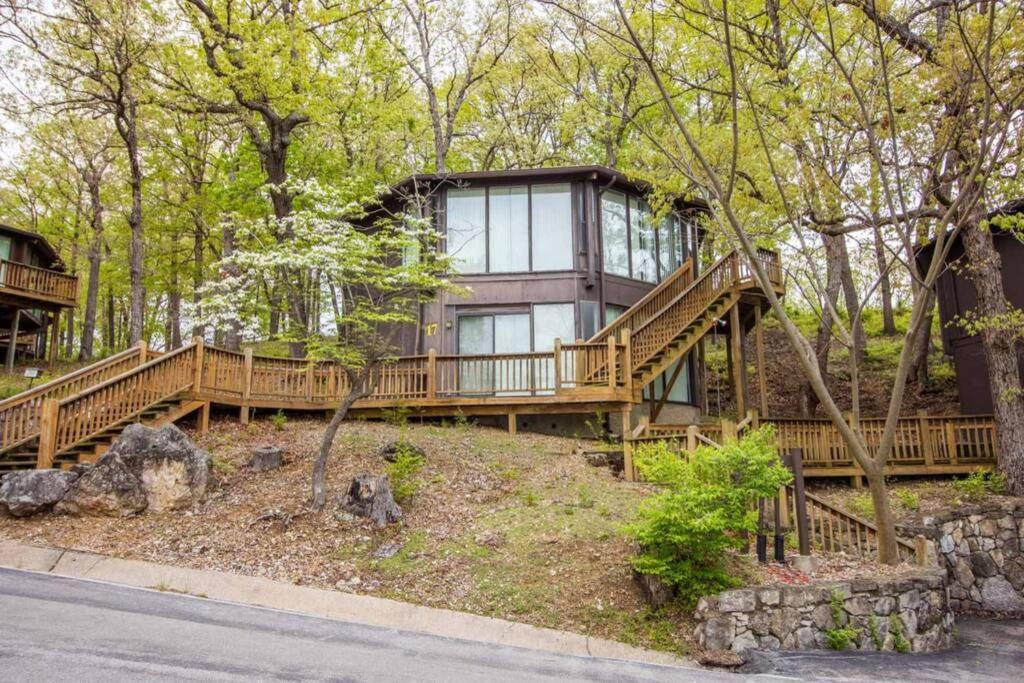 UNIT 17 - TREETOP 2 BEDROOM VILLA view 2
