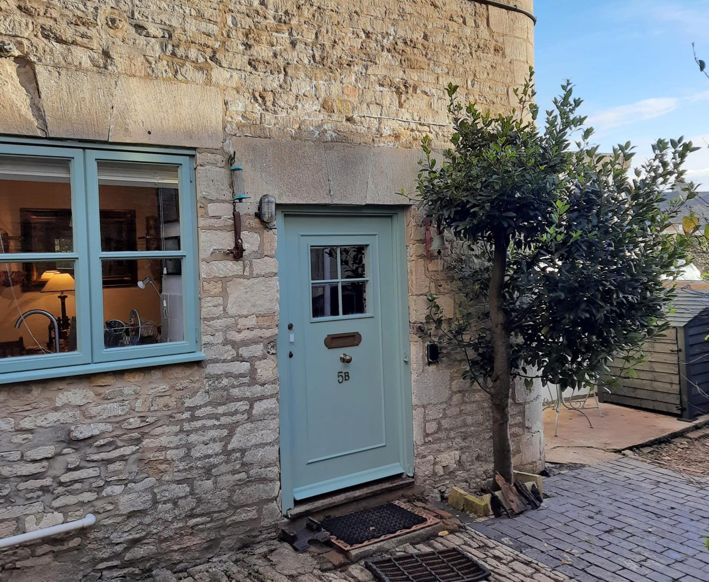 Market Place Cottage, Tetbury, Cotswolds Grade II Central location view 3
