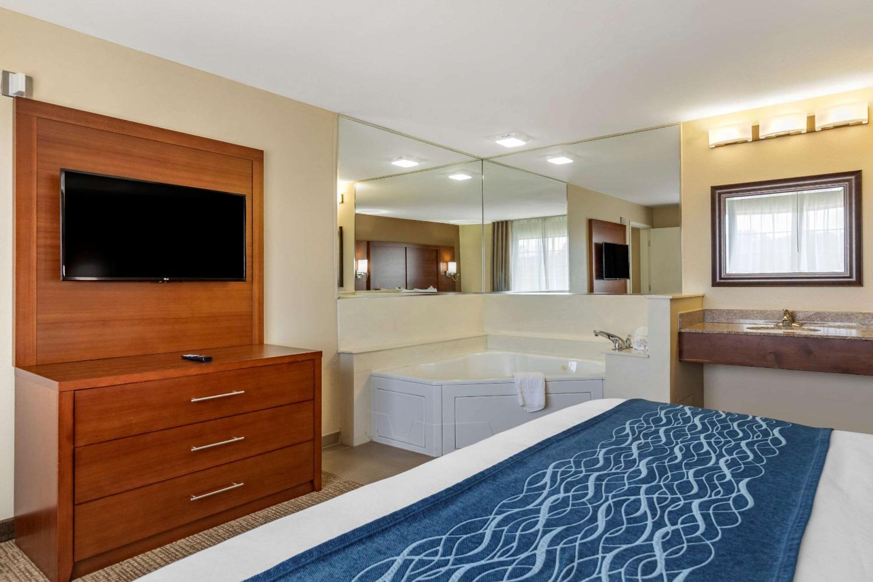 Comfort Inn  Suites Texas Hill Country - Property Image 34