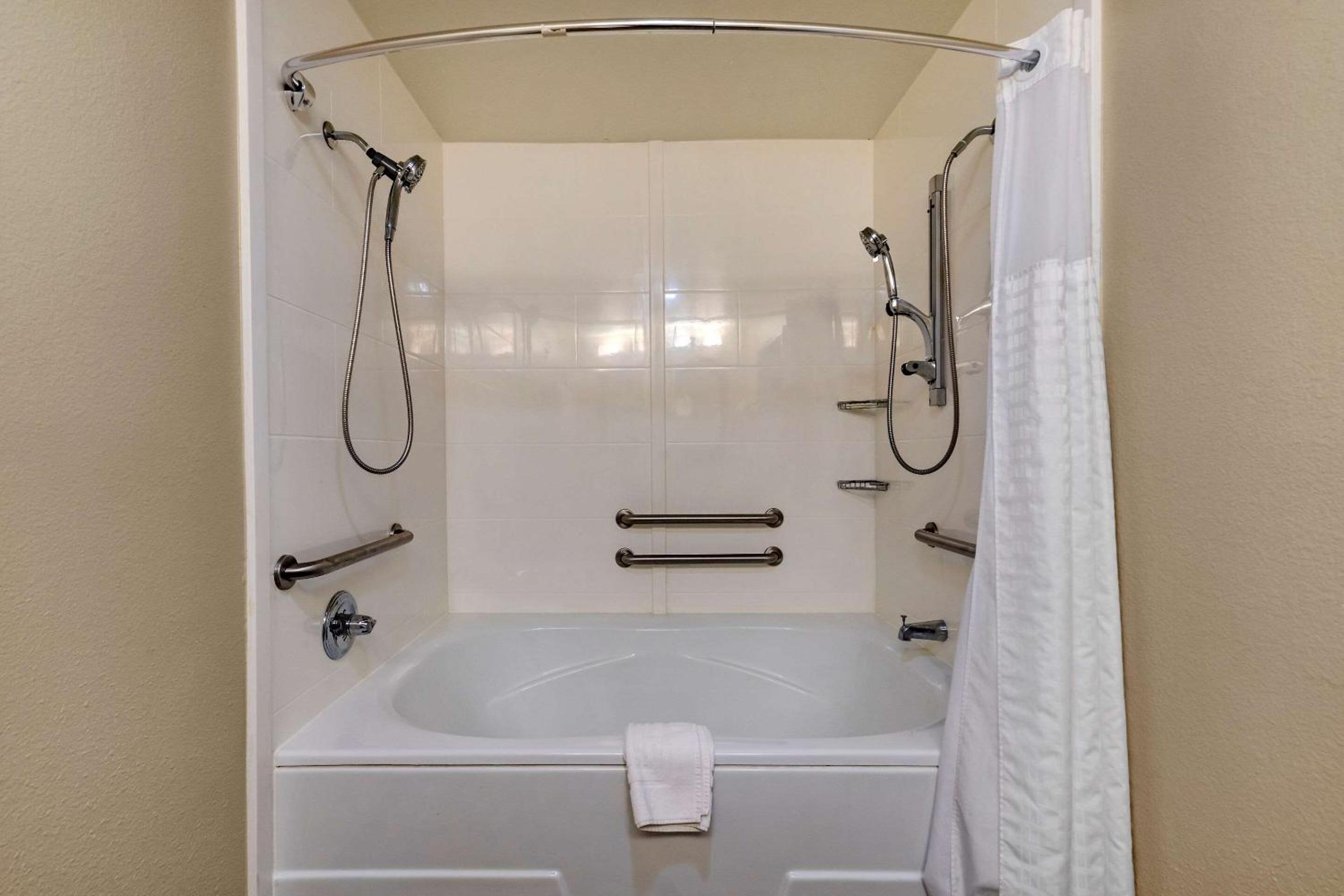 Comfort Inn  Suites Texas Hill Country - Property Image 17