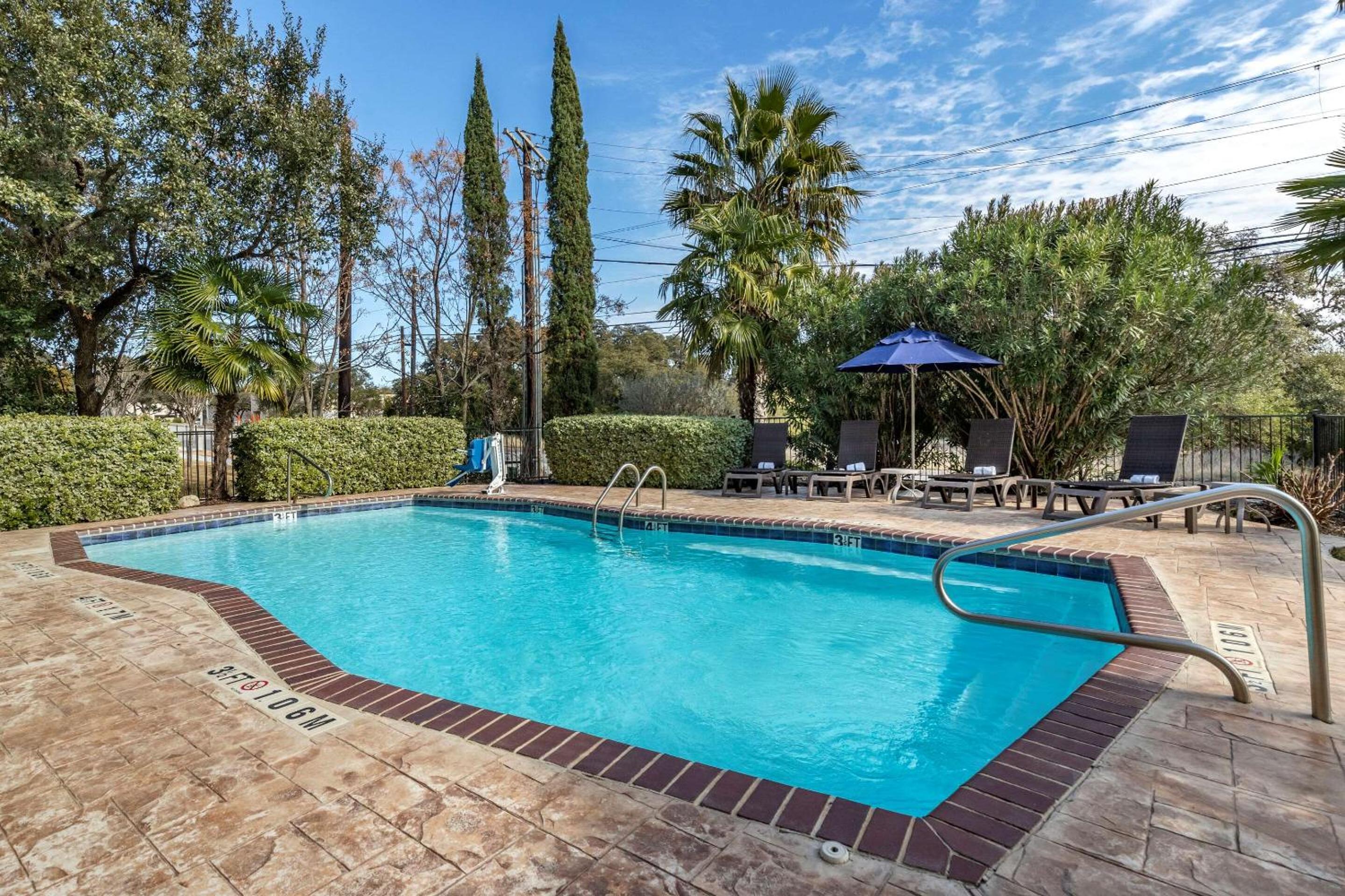 Comfort Inn  Suites Texas Hill Country - Property Image 9