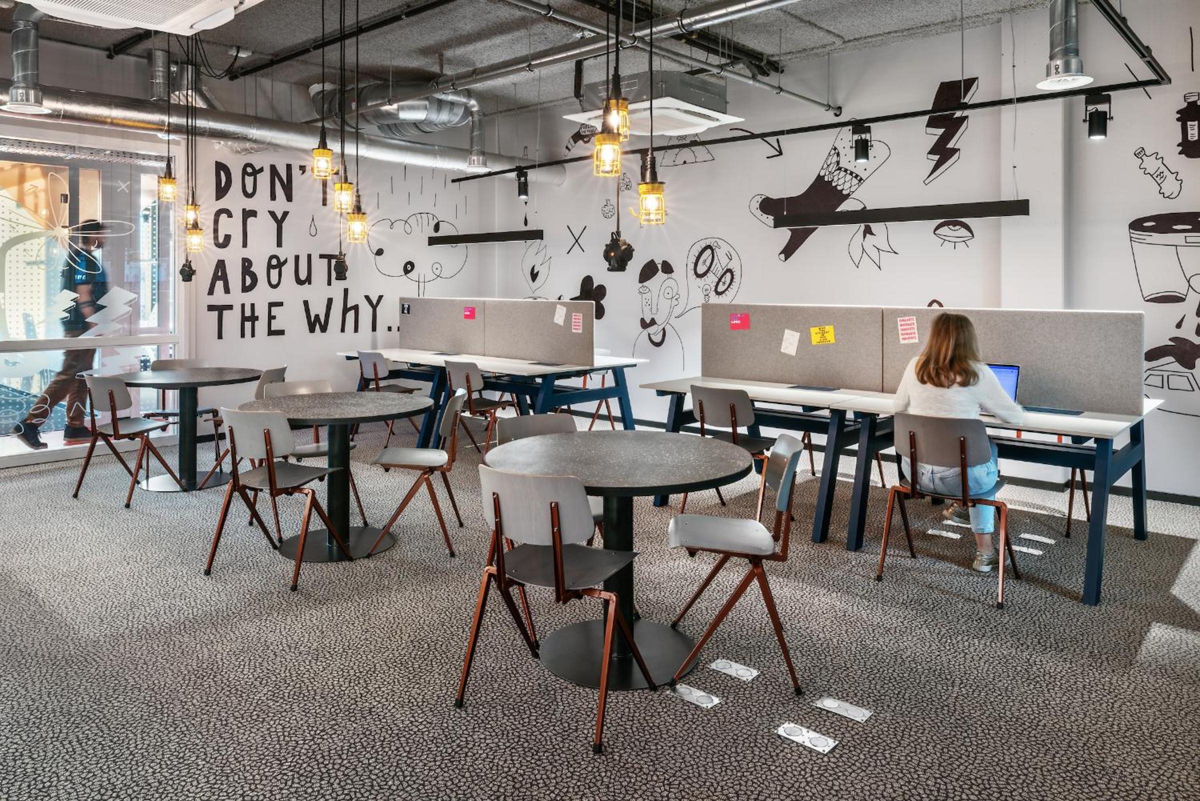 Hotel The Social Hub Delft - Image 1