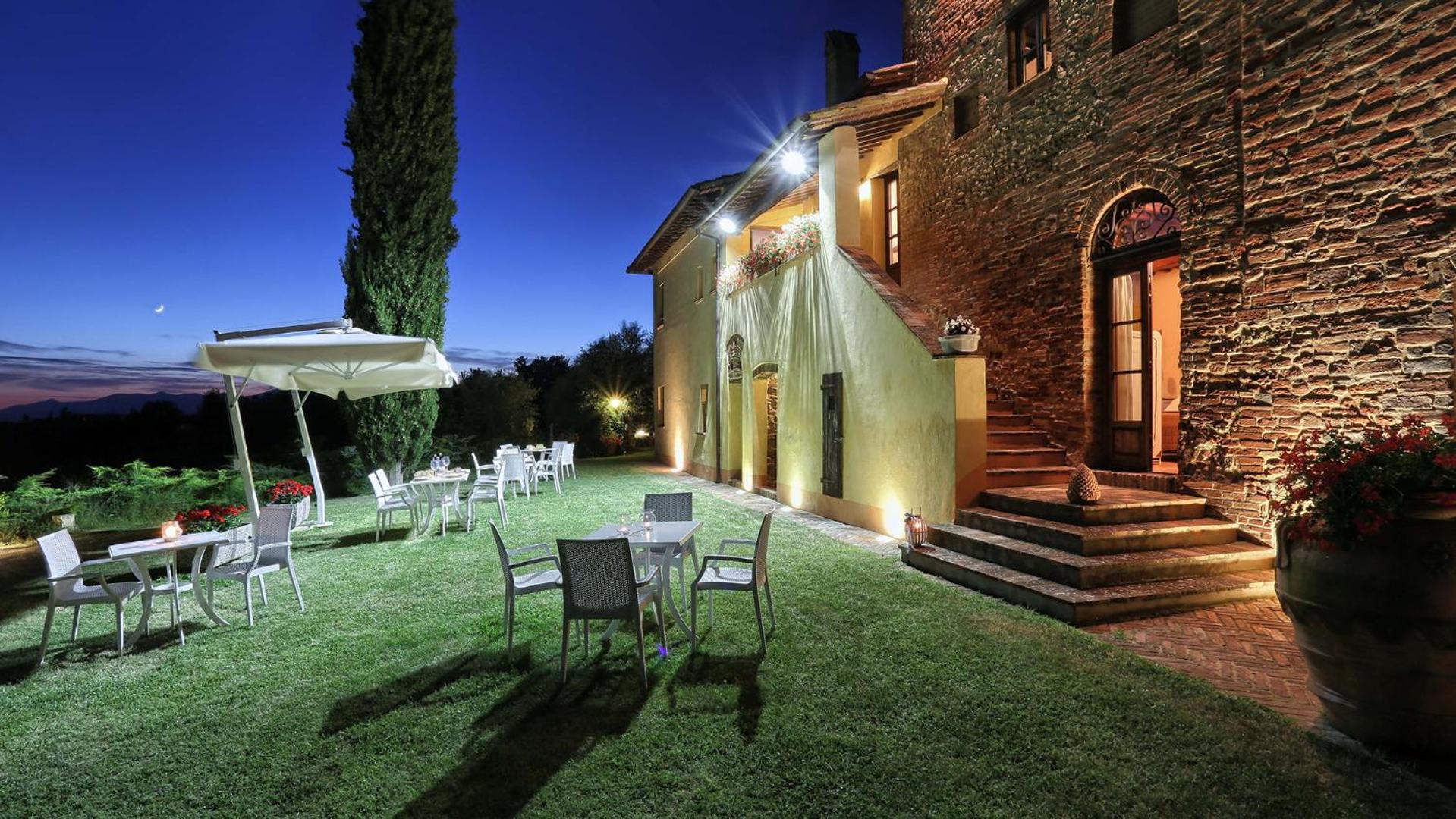 GERMAGNANA 12&2, Emma Villas view 2