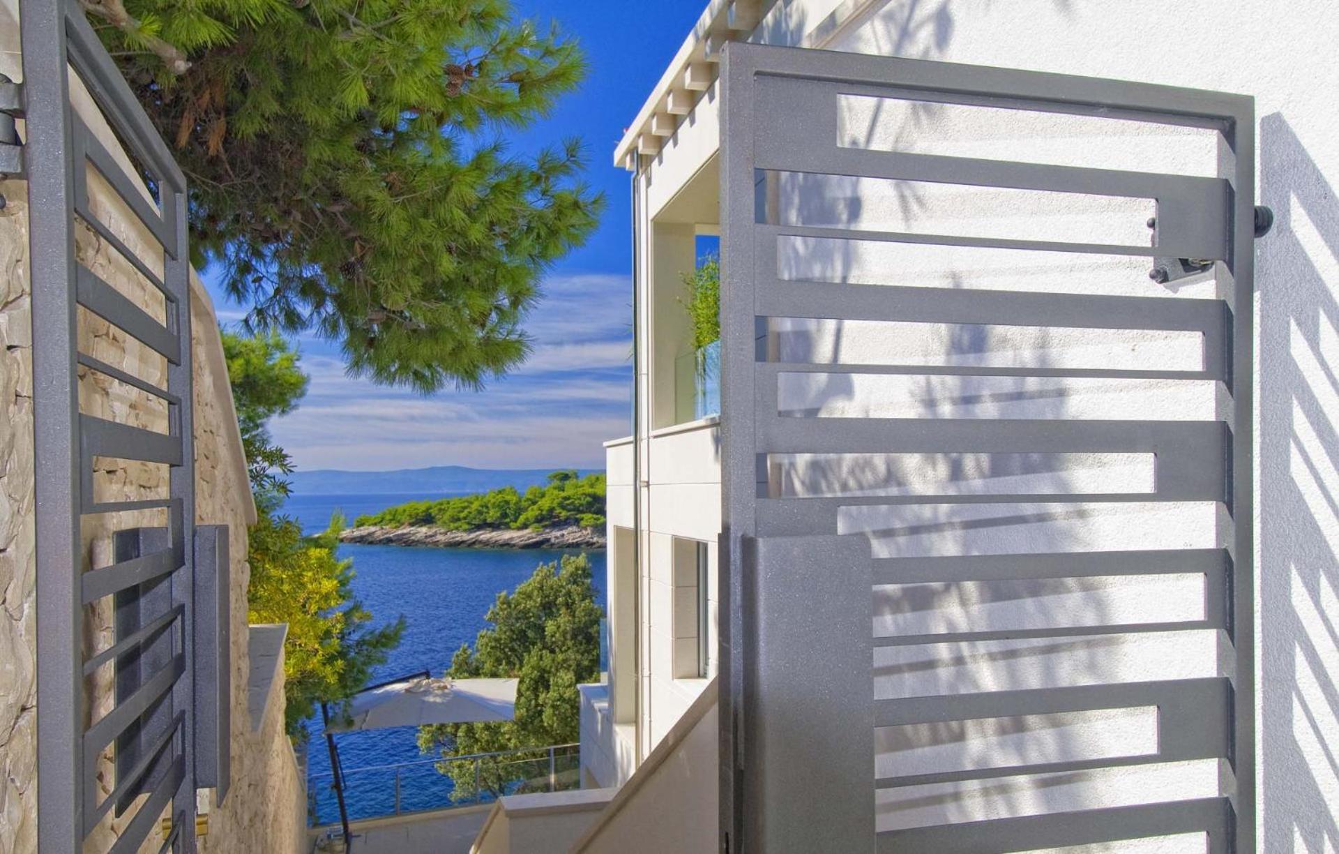 Stunning Brac Villa 5 Bedrooms Villa Selca Brac 5 Metres To The Beach view 2