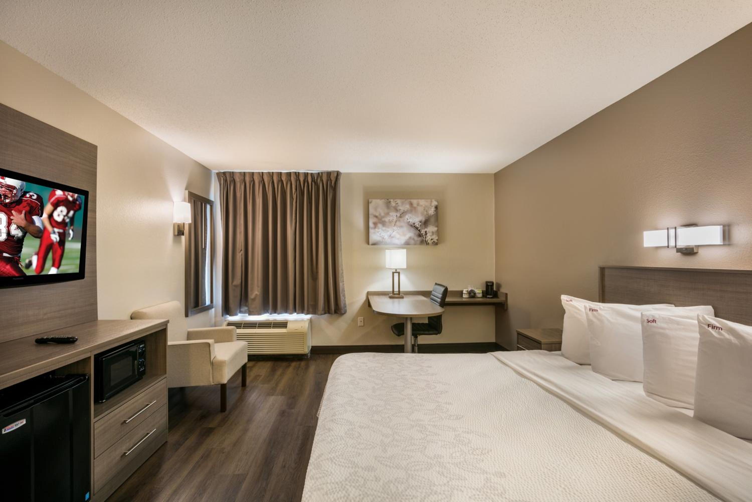 Boston Vacations - Red Roof Inn PLUS Boston - Logan - Property Image 4