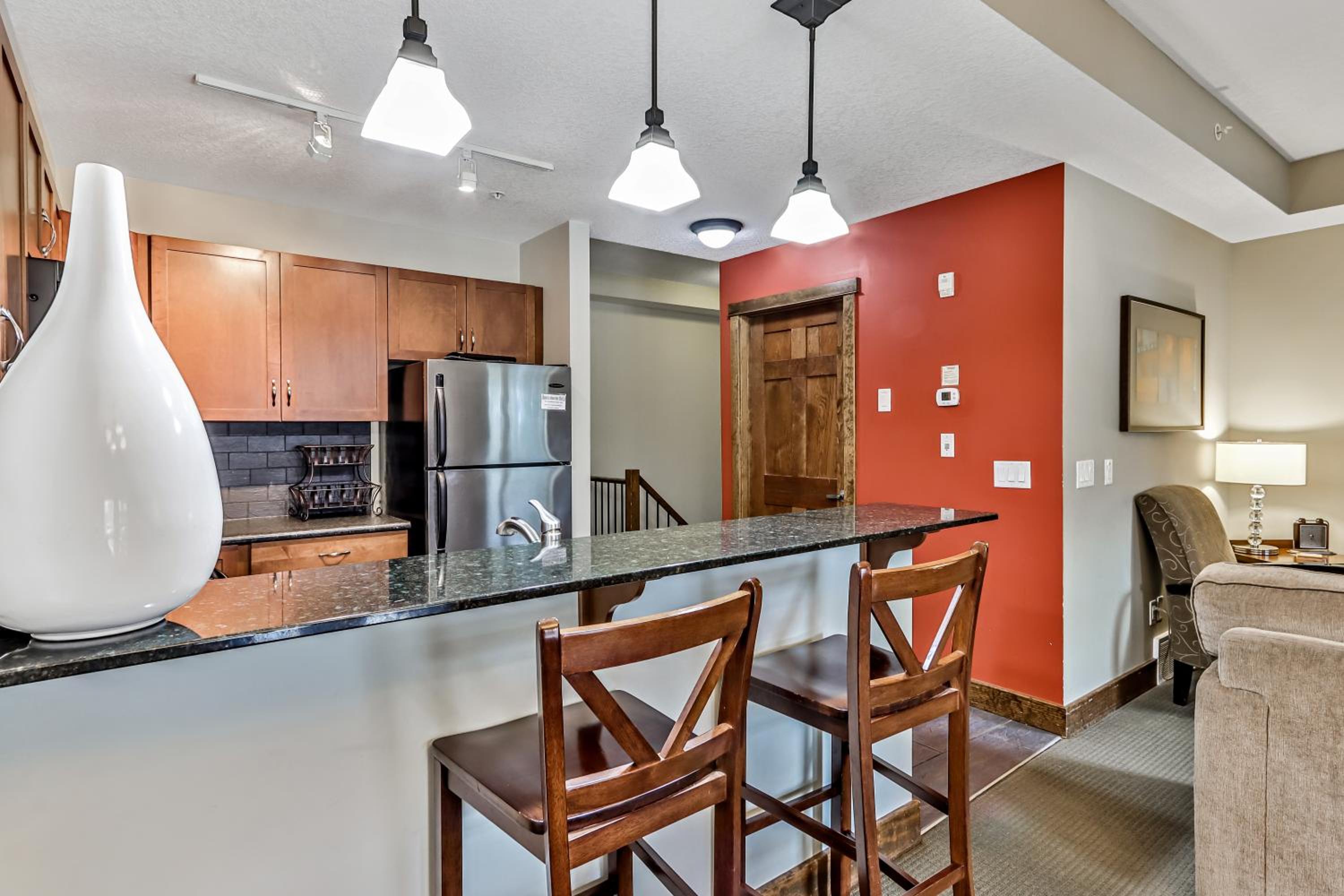 Spacious, Pet Friendly, Townhouse Hot Tub Perfect for Families!