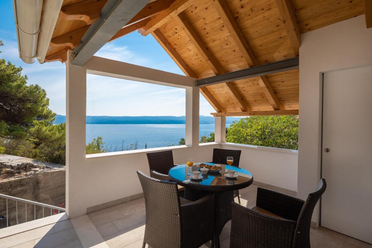 Villa LeoMa with heated pool photo 3