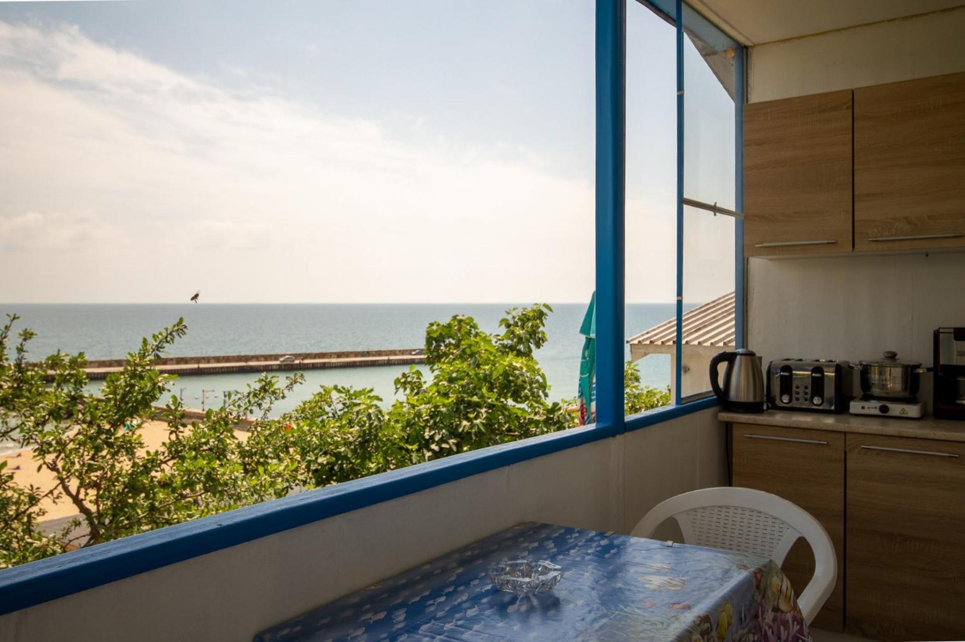 Ваканционни къщи'На брега' Holiday houses ON THE COAST