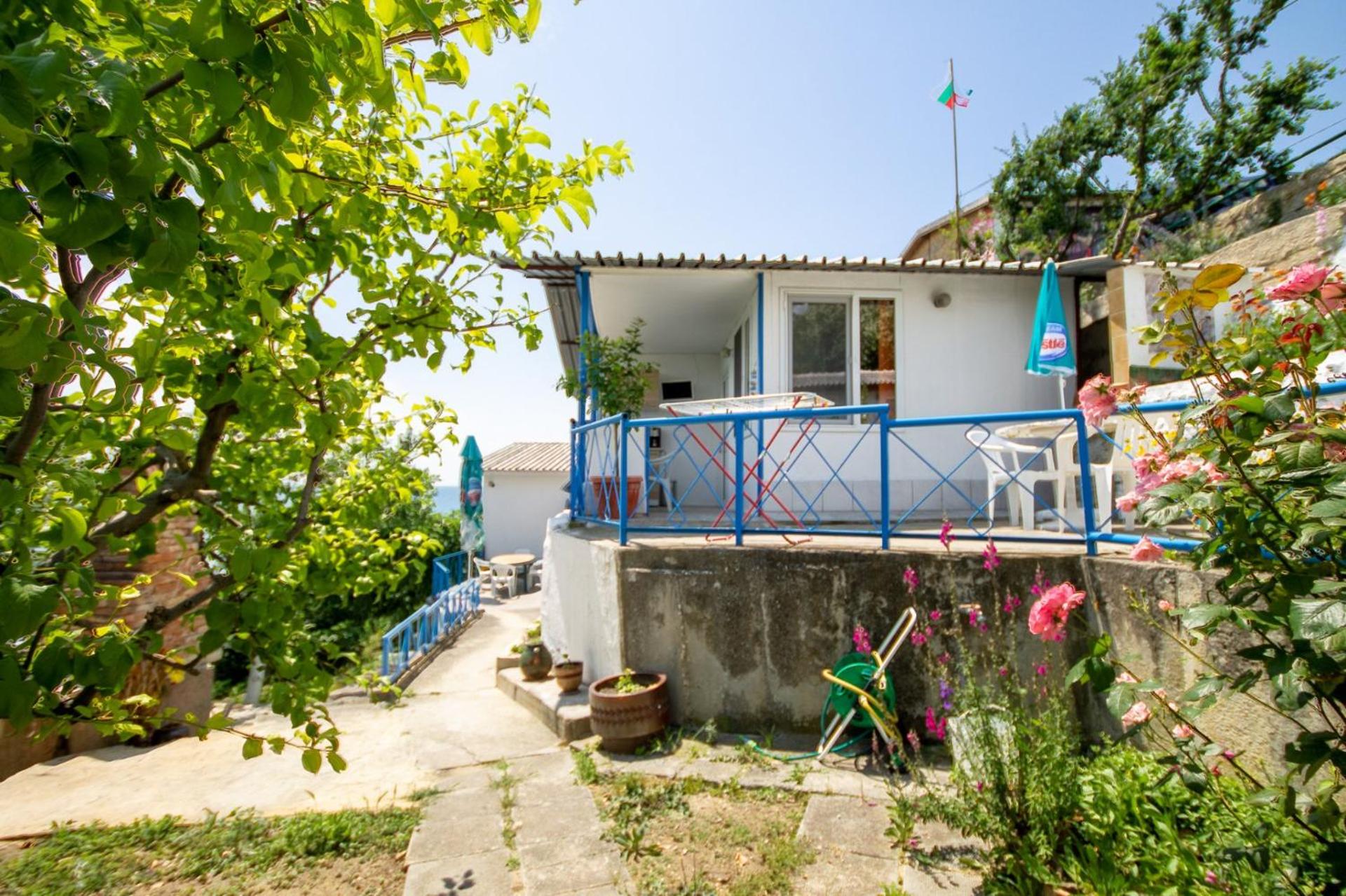 Ваканционни къщи'На брега' Holiday houses ON THE COAST