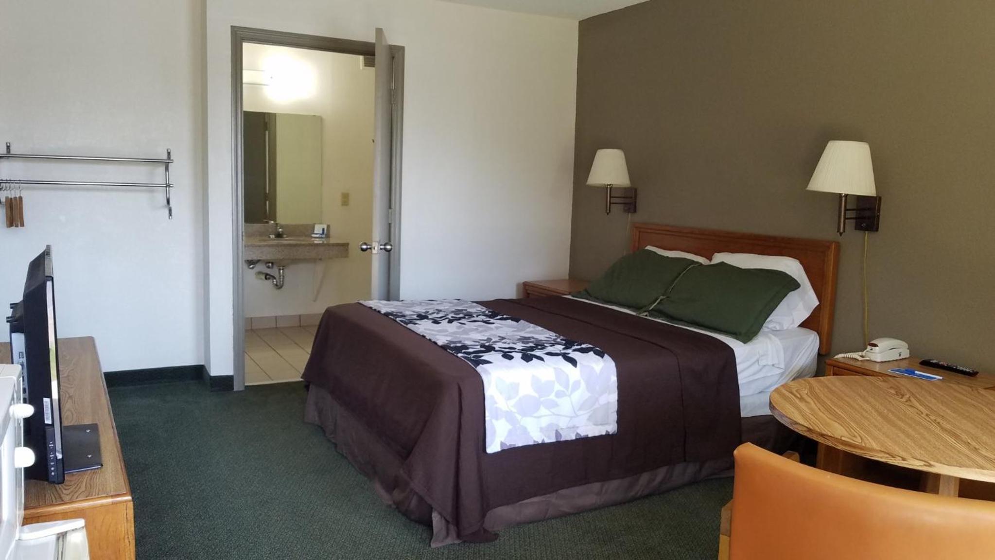 Travelers Inn & Suites