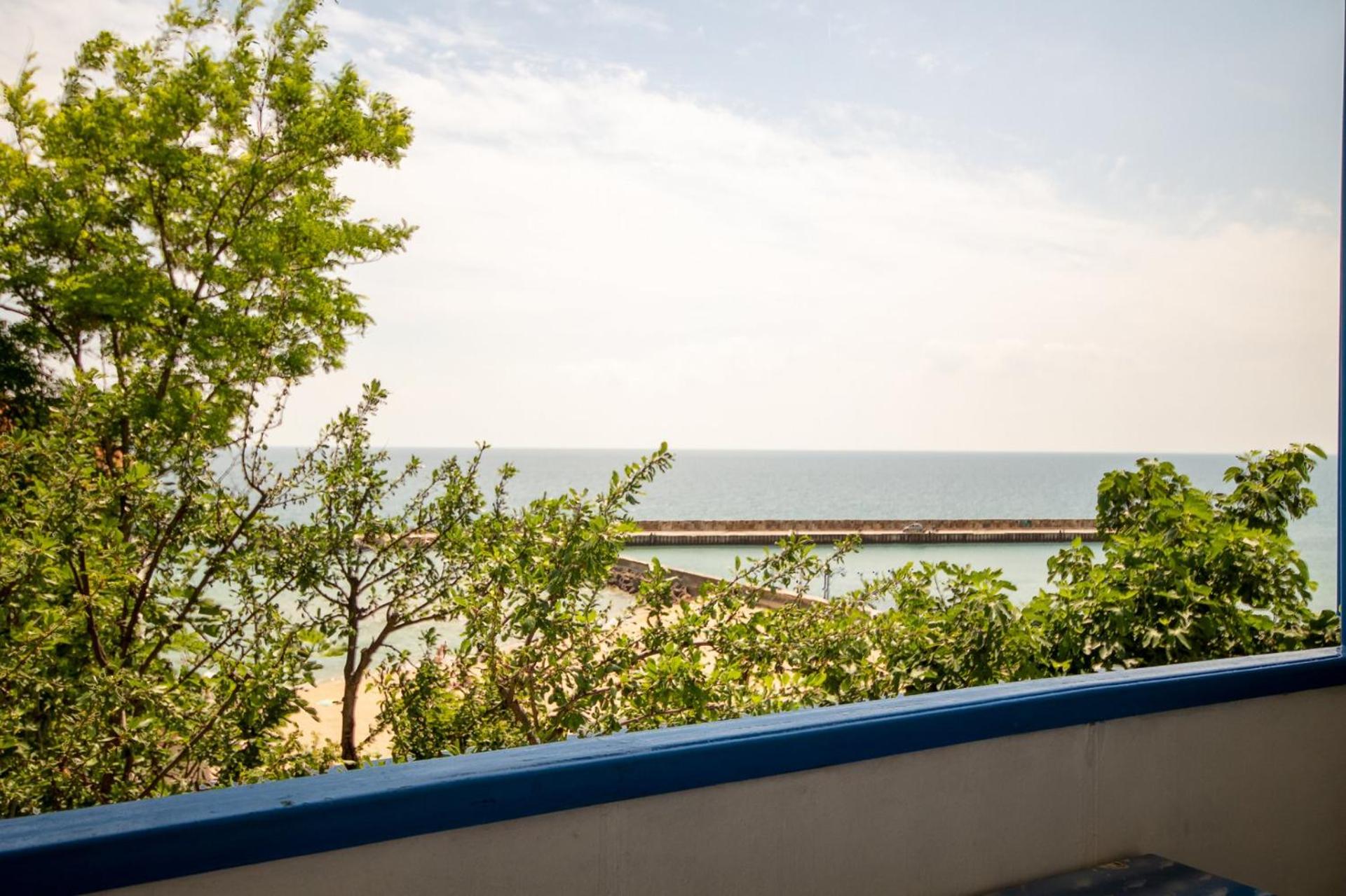 Ваканционни къщи'На брега' Holiday houses ON THE COAST