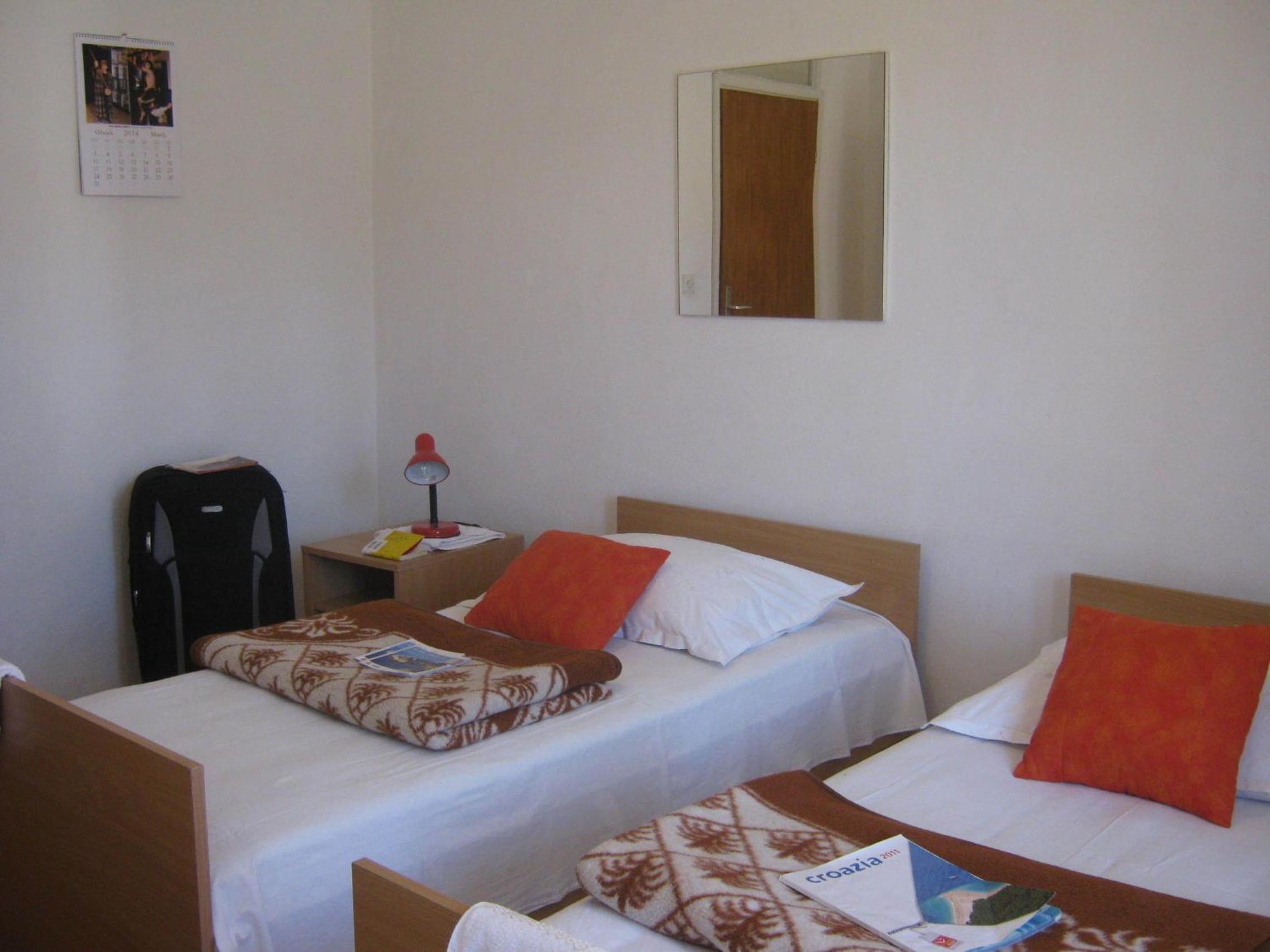 Apartments and Rooms Artemida