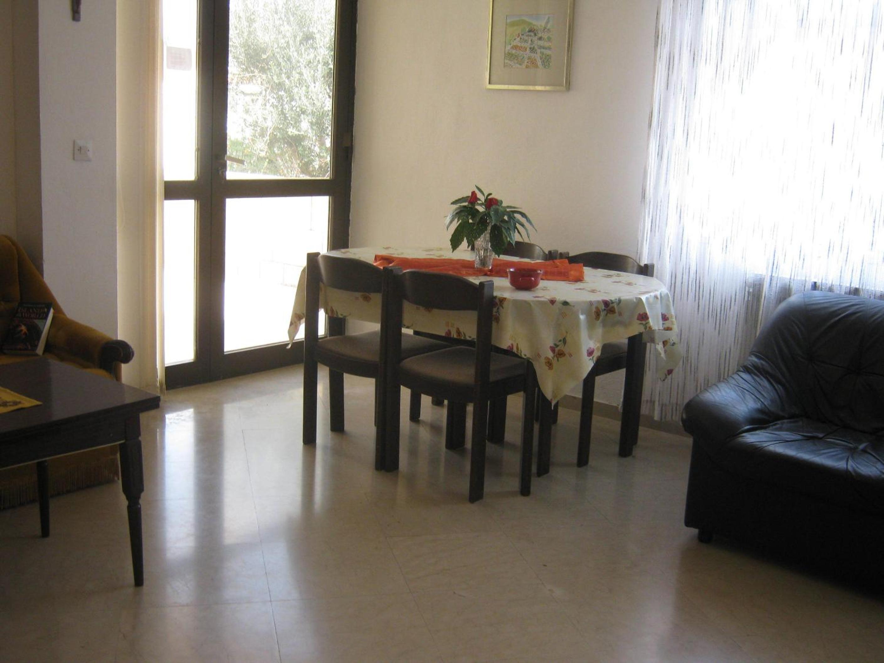 Apartments and Rooms Artemida