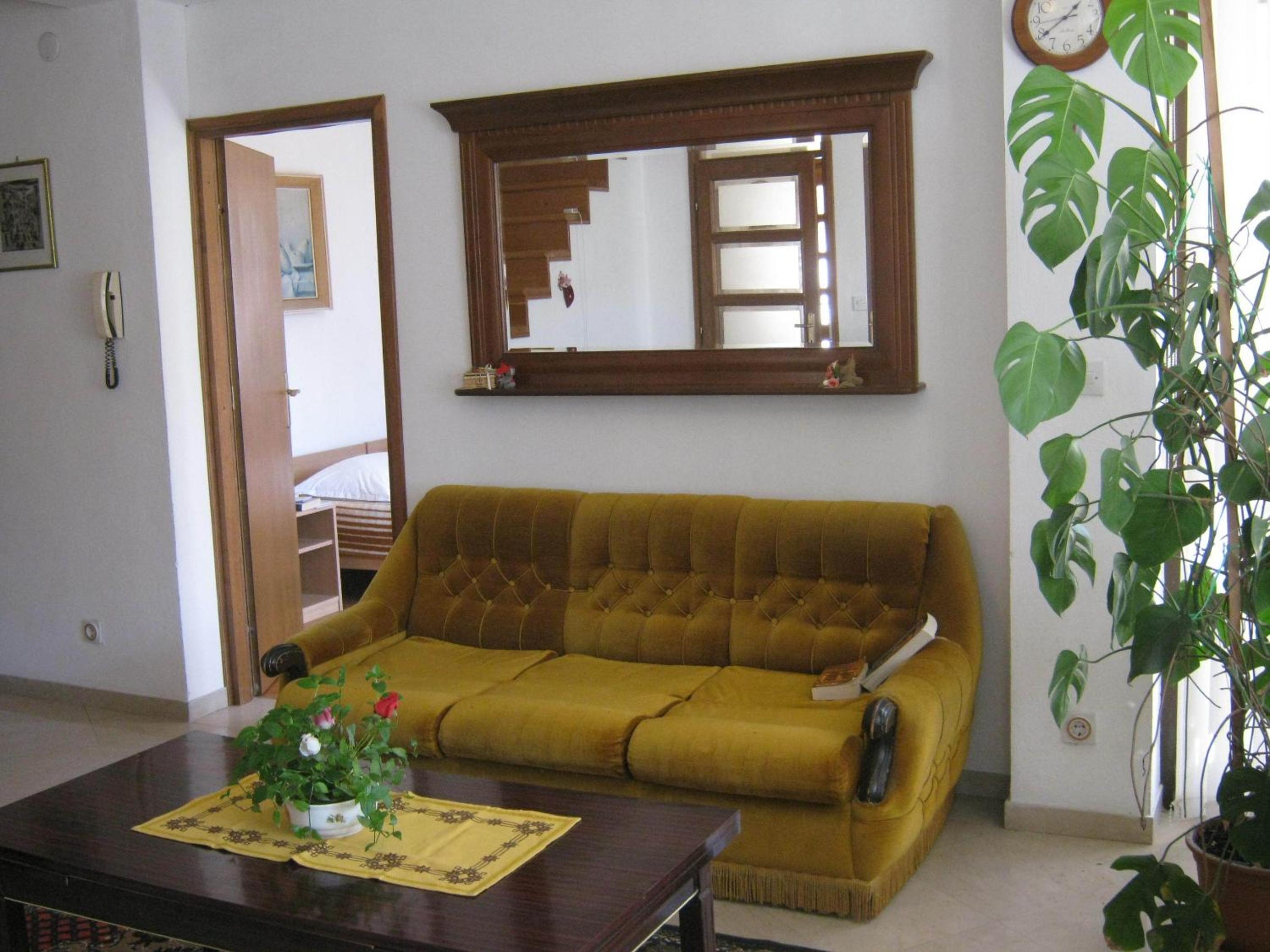 Apartments and Rooms Artemida