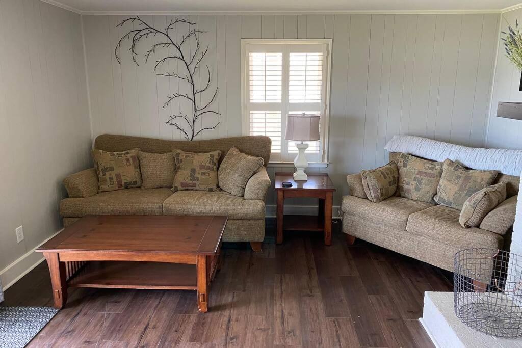 Belmont NC Riverfront 2-Bedroom Garden Suite