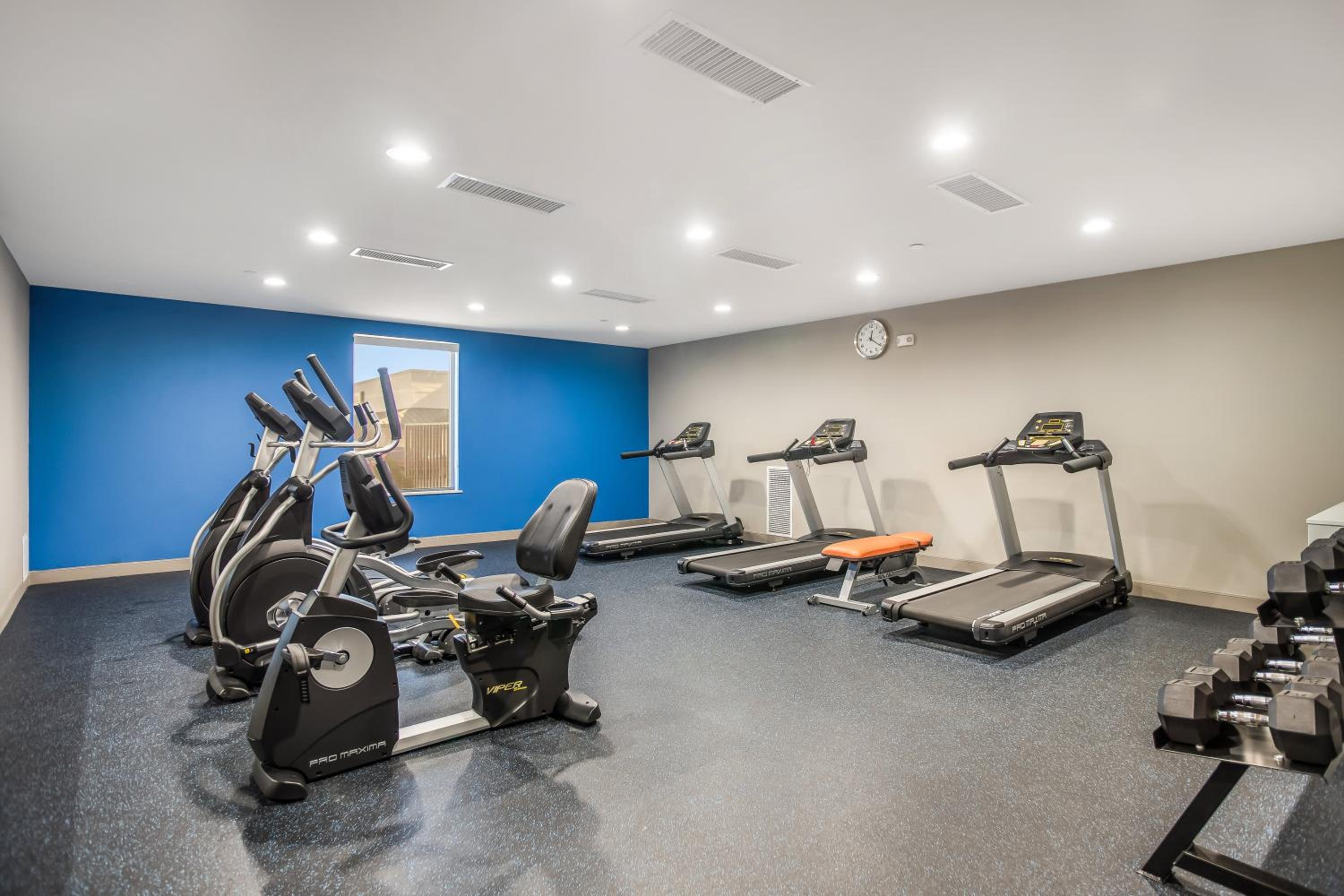 Holiday Inn Express & Suites Tulsa East - Catoosa by IHG