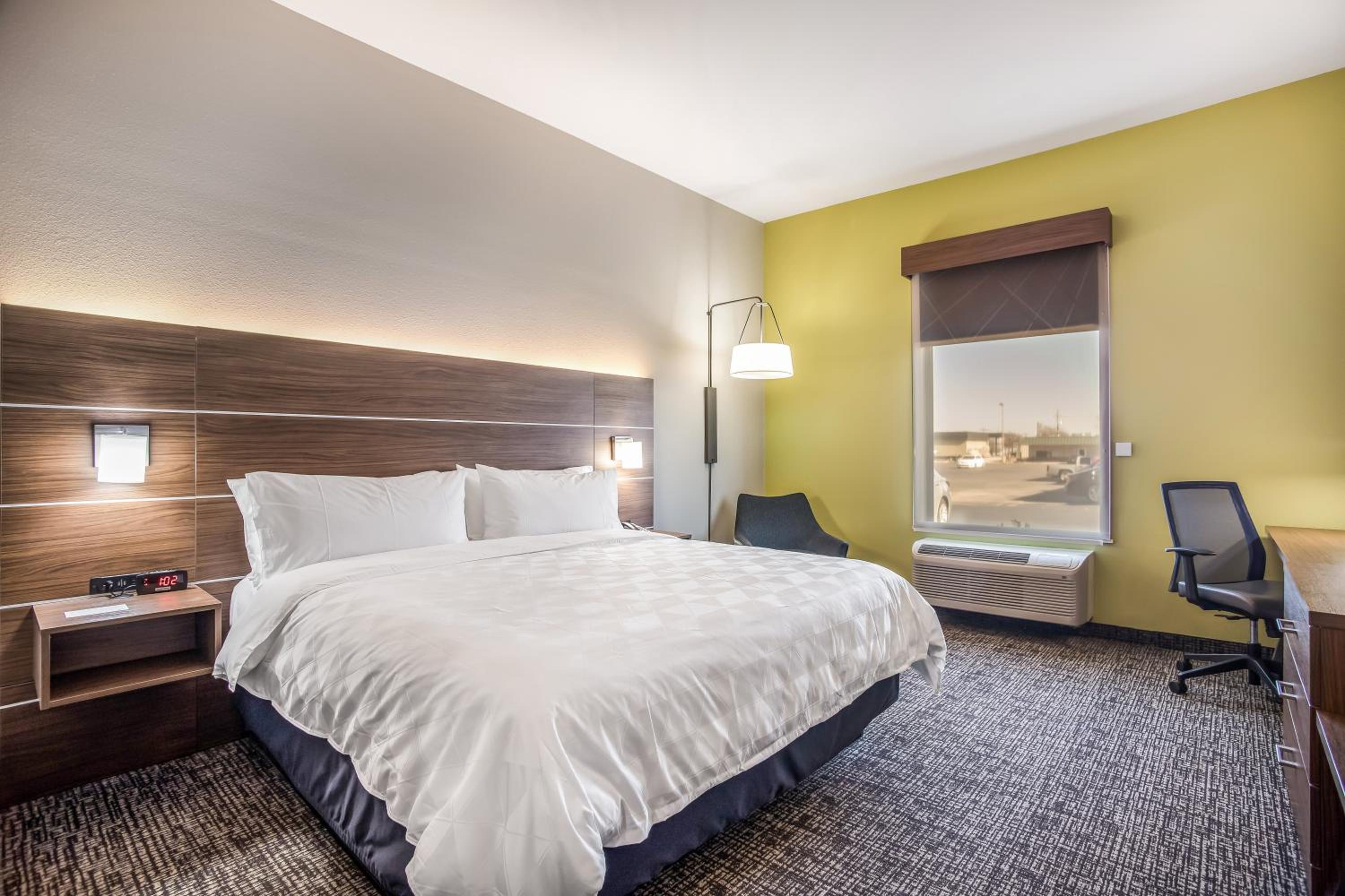 Holiday Inn Express & Suites Tulsa East - Catoosa by IHG