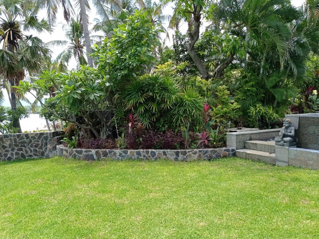 Absolute Beachfront Paradise Villa sleeps 6 with Private Pool on 1200m2 of Tropical Land view 3
