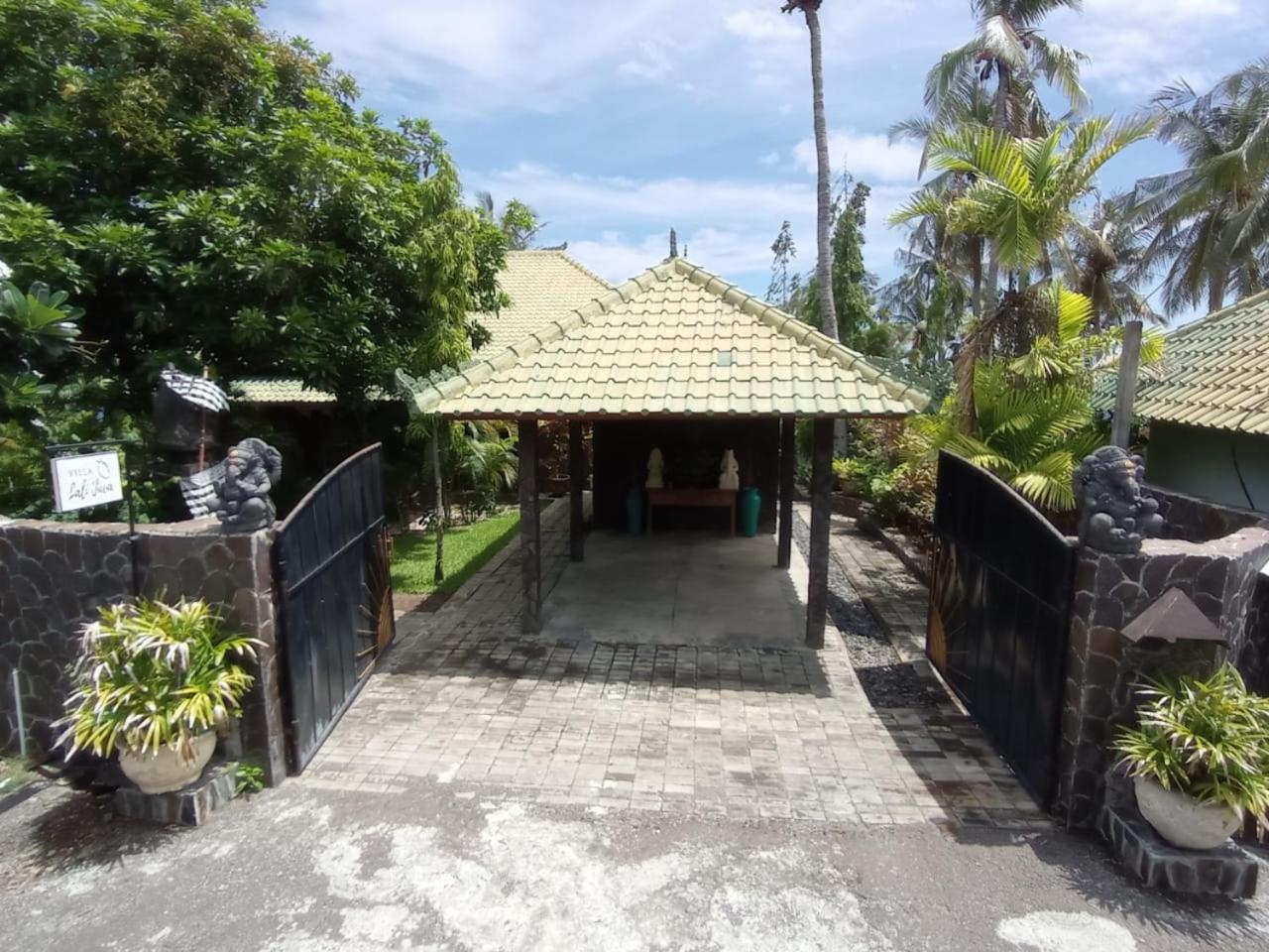 Absolute Beachfront, Paradise, 3BR Villa with Private Pool on 1200m2 of Tropical Land