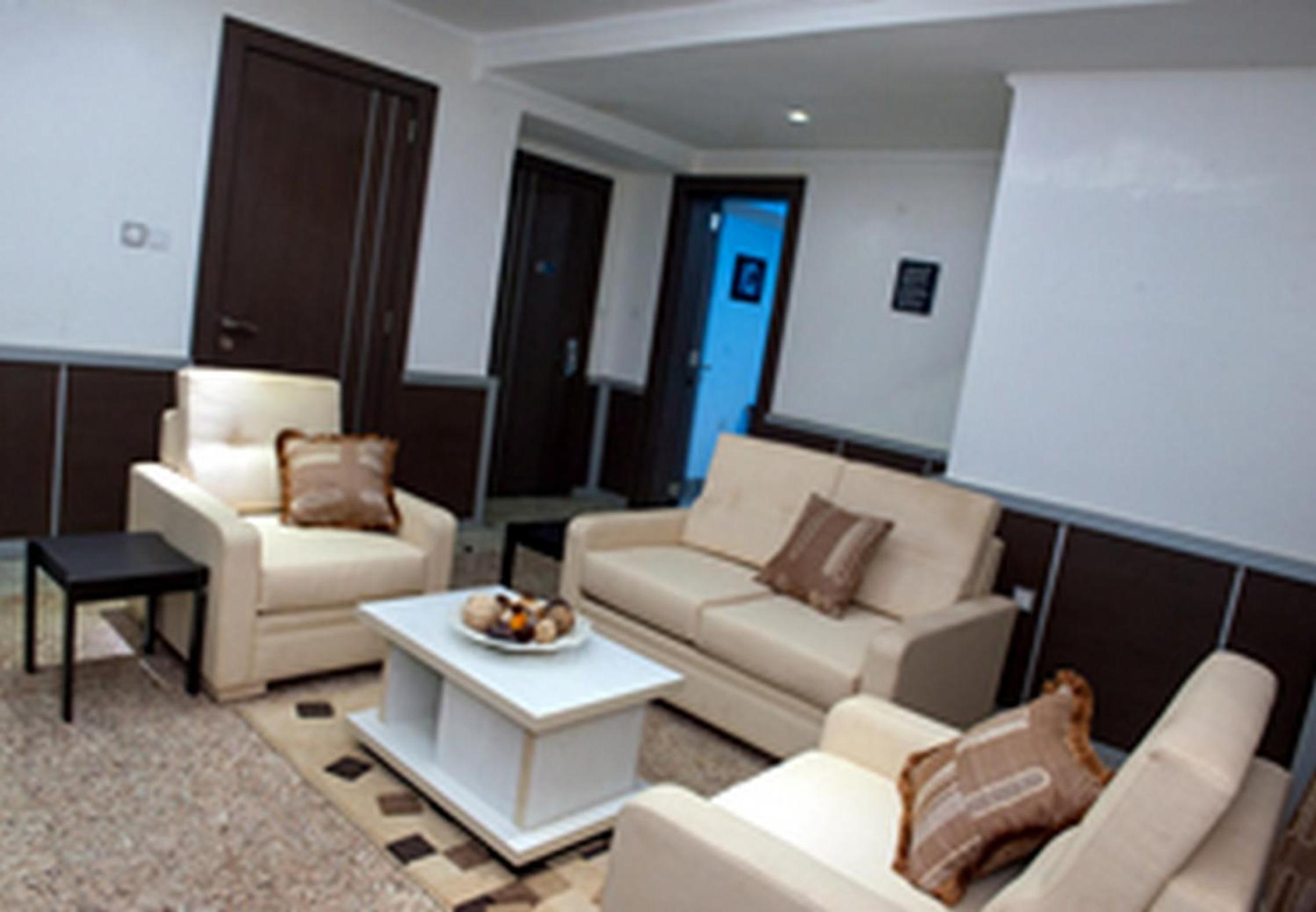 Cubana Suites - Guest Room