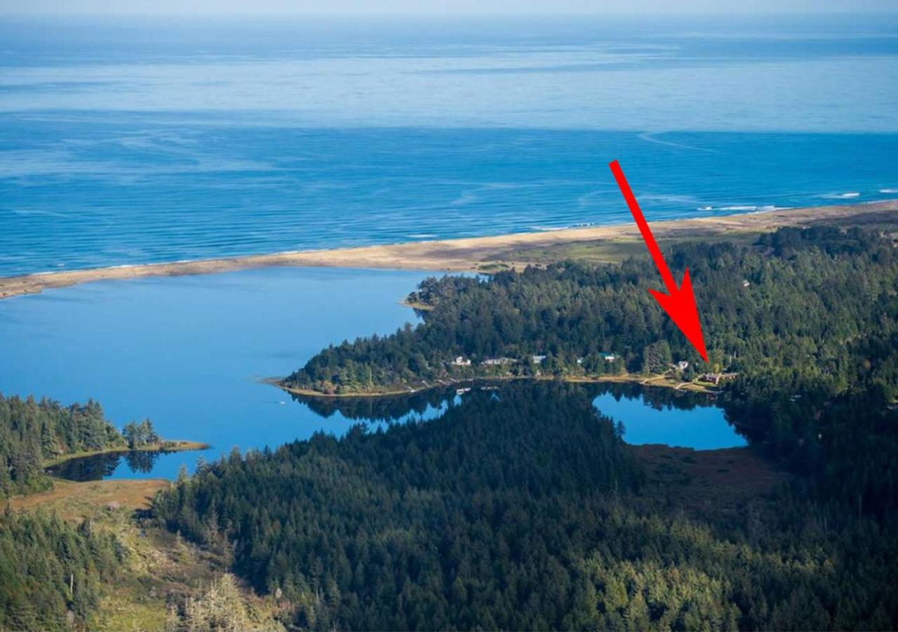 Floras Lake Getaway view 3