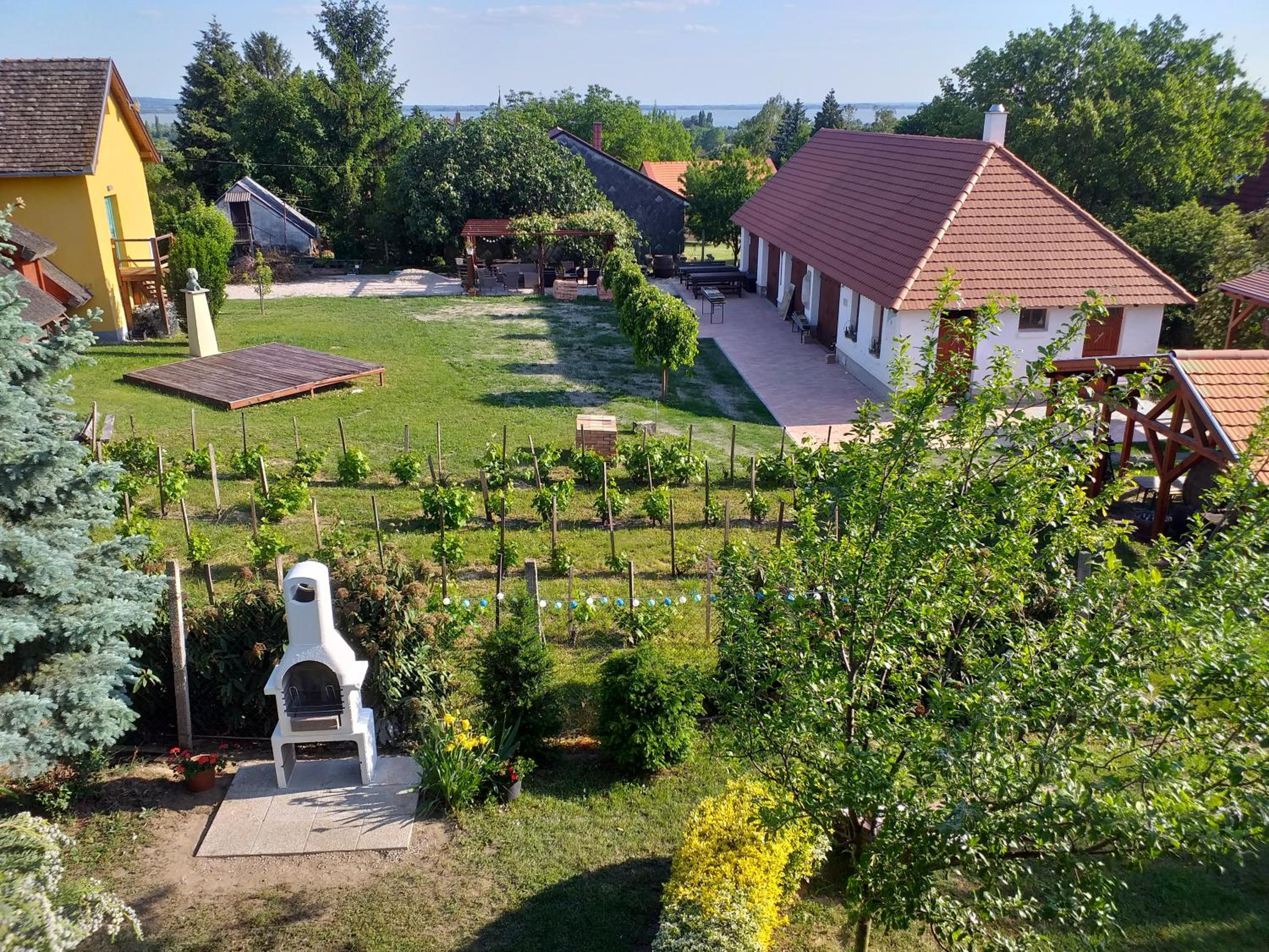 ART INN APARTMANHÁZ BALATON-GYENESDIÁS