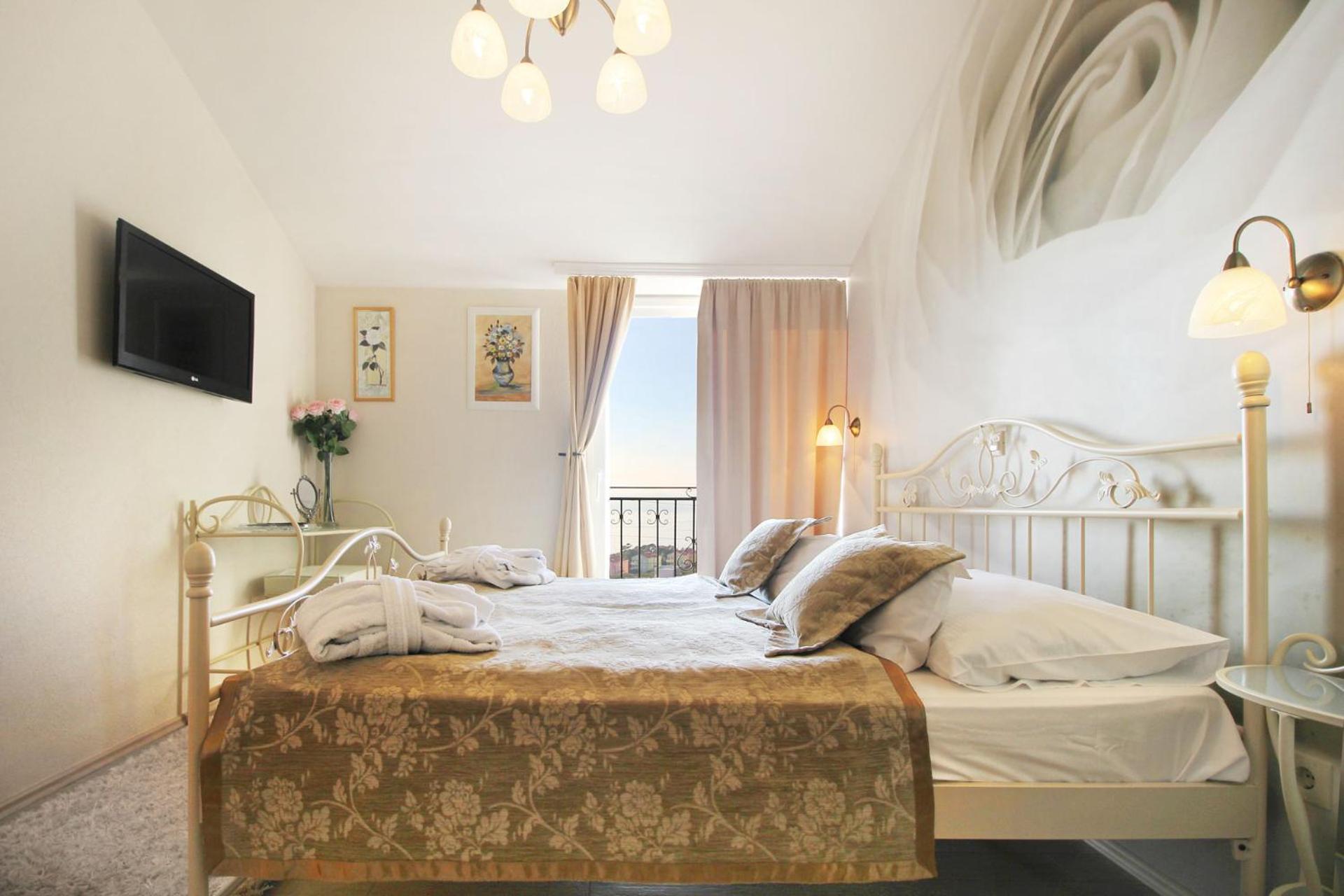 Delightful Split Villa 2 Bedrooms Villa Makarska Petite Private Pool and Sauna Makarska view 5