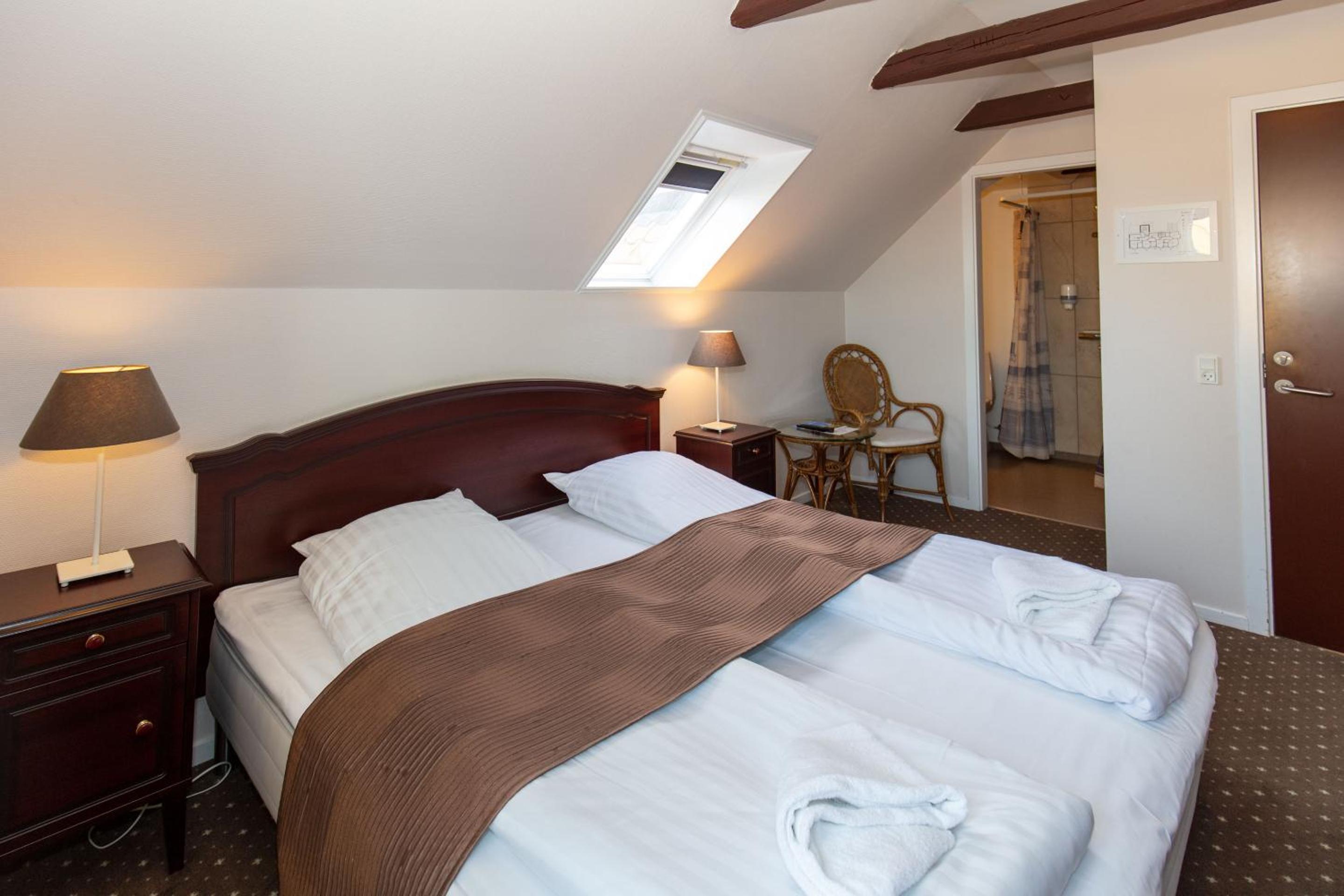 Foldens Hotel - Image 3