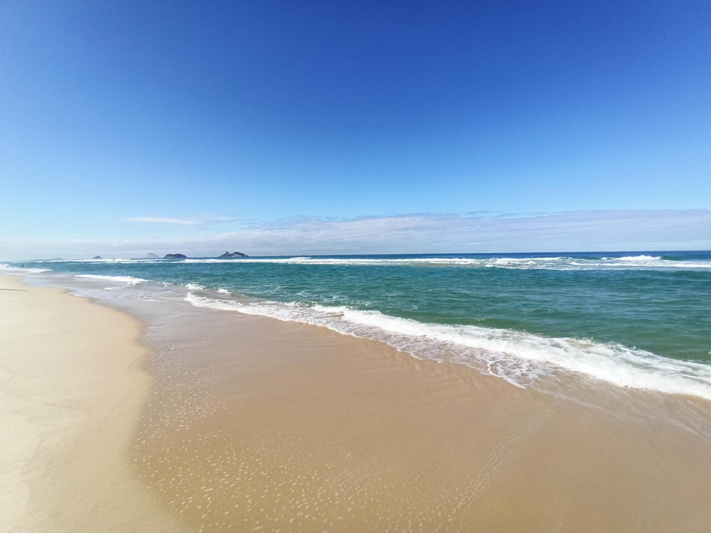 Barra Prime Flats, Ed Mediterrâneo, wi-fi 400Mb, balsa pra praia grátis, ar condicionado novo!