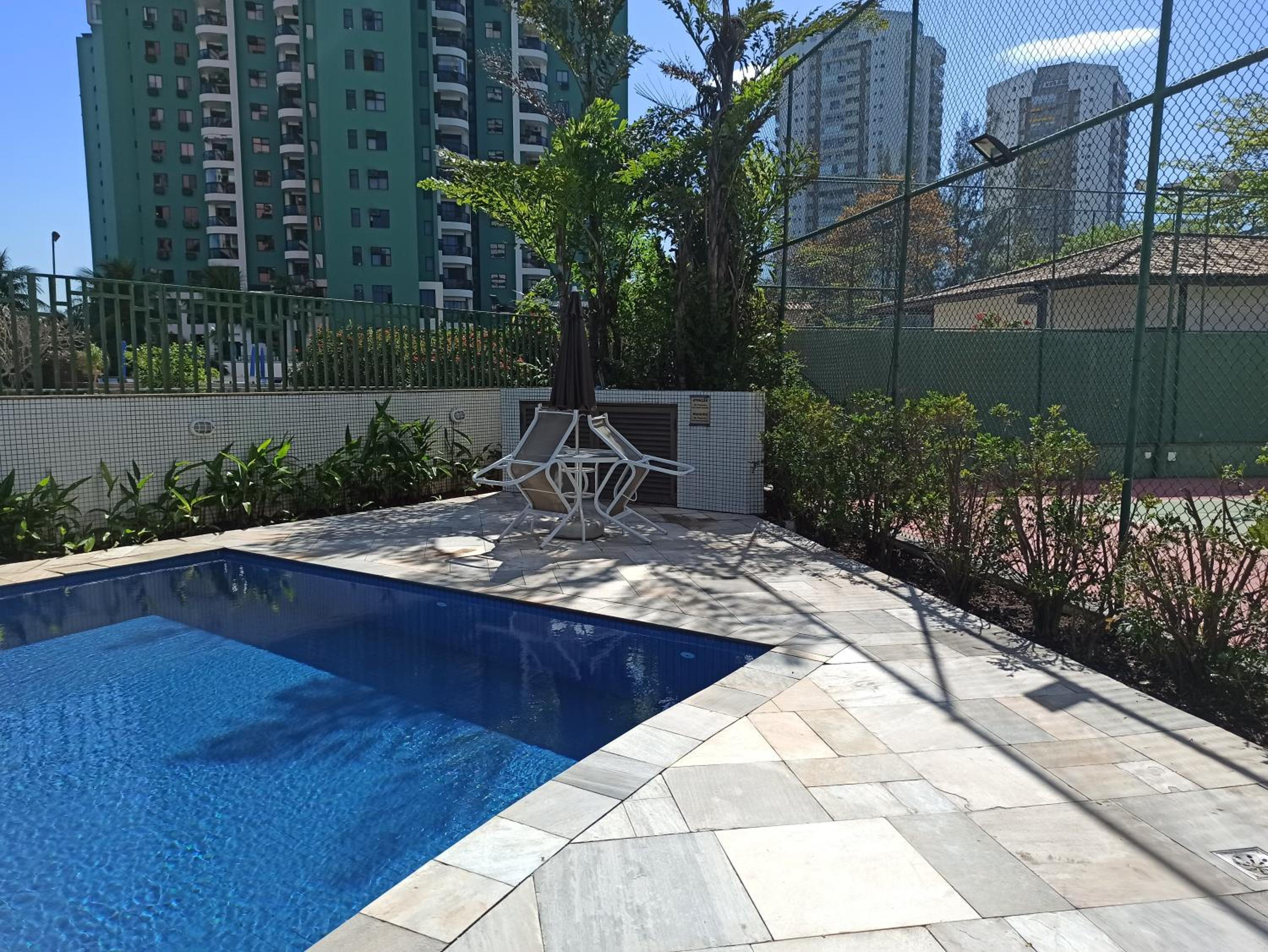 Barra Prime Flats, Ed Mediterrâneo, wi-fi 400Mb, balsa pra praia grátis, ar condicionado novo!
