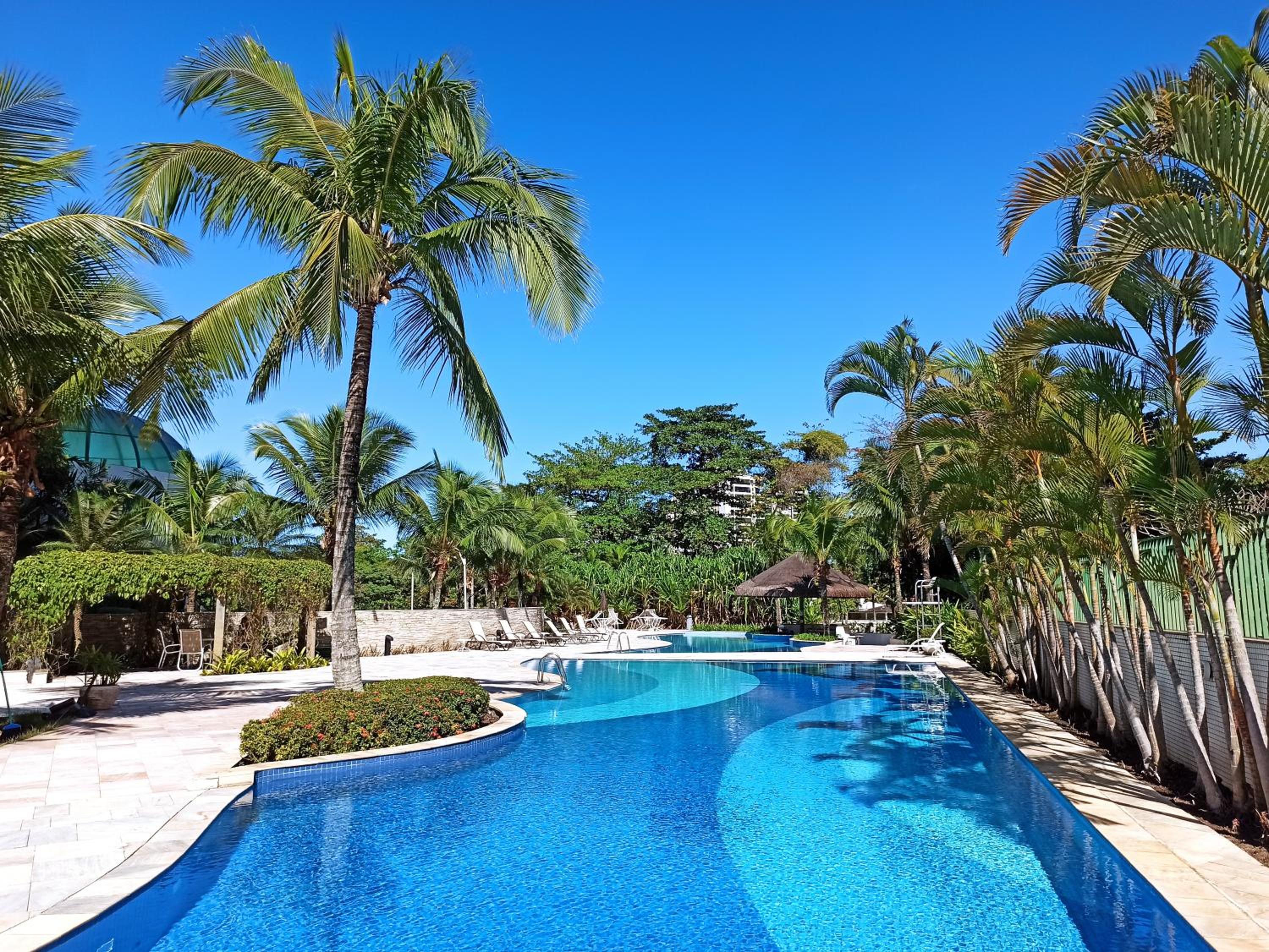 Barra Prime Flats, Ed Mediterrâneo, wi-fi 400Mb, balsa pra praia grátis, ar condicionado novo!
