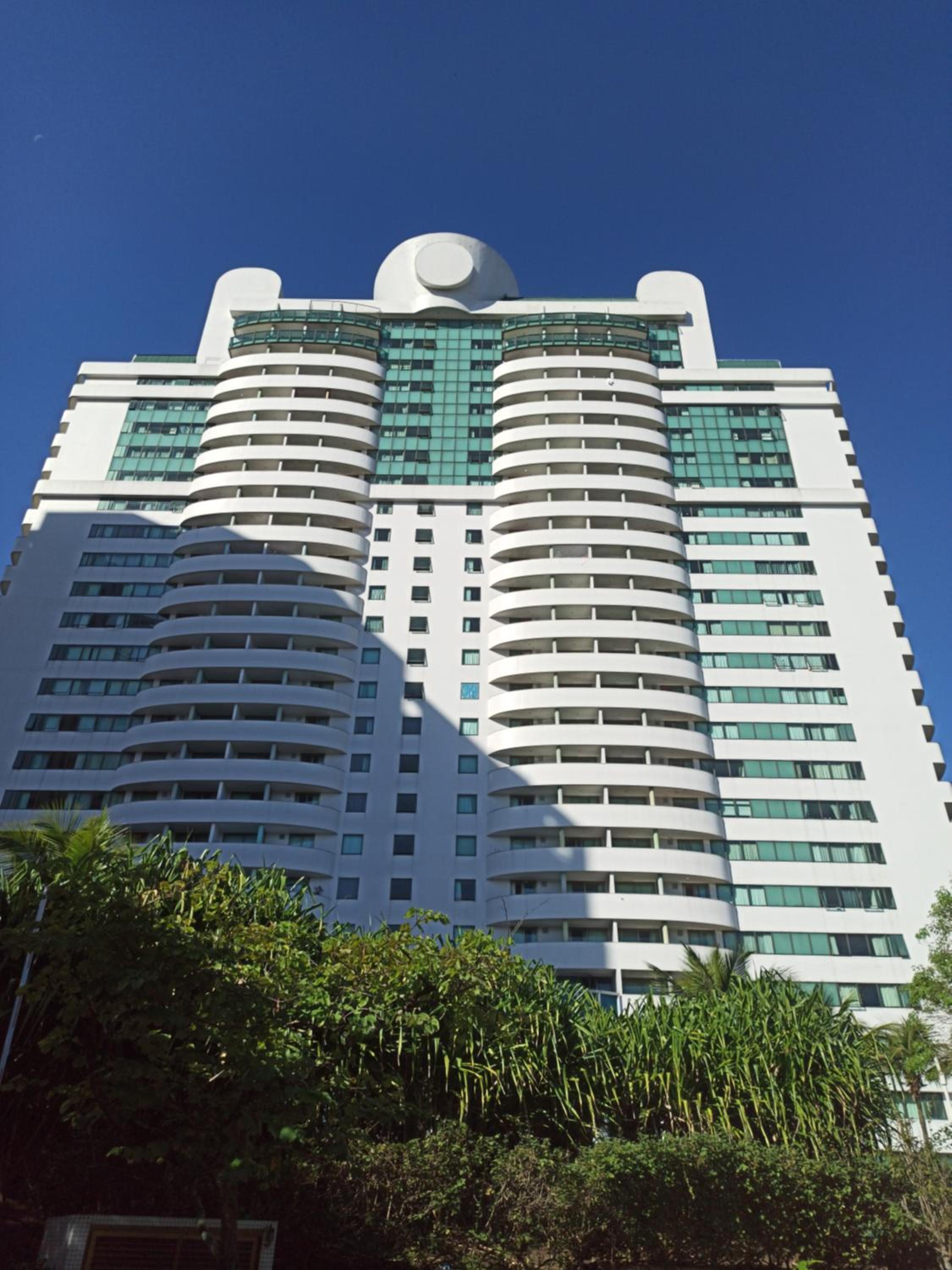 Barra Prime Flats, Ed Mediterrâneo, wi-fi 400Mb, balsa pra praia grátis, ar condicionado novo!
