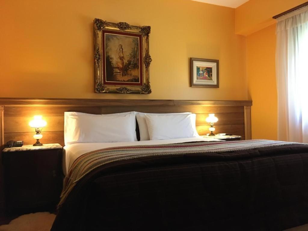 Los Nobles Hostal de Bosque