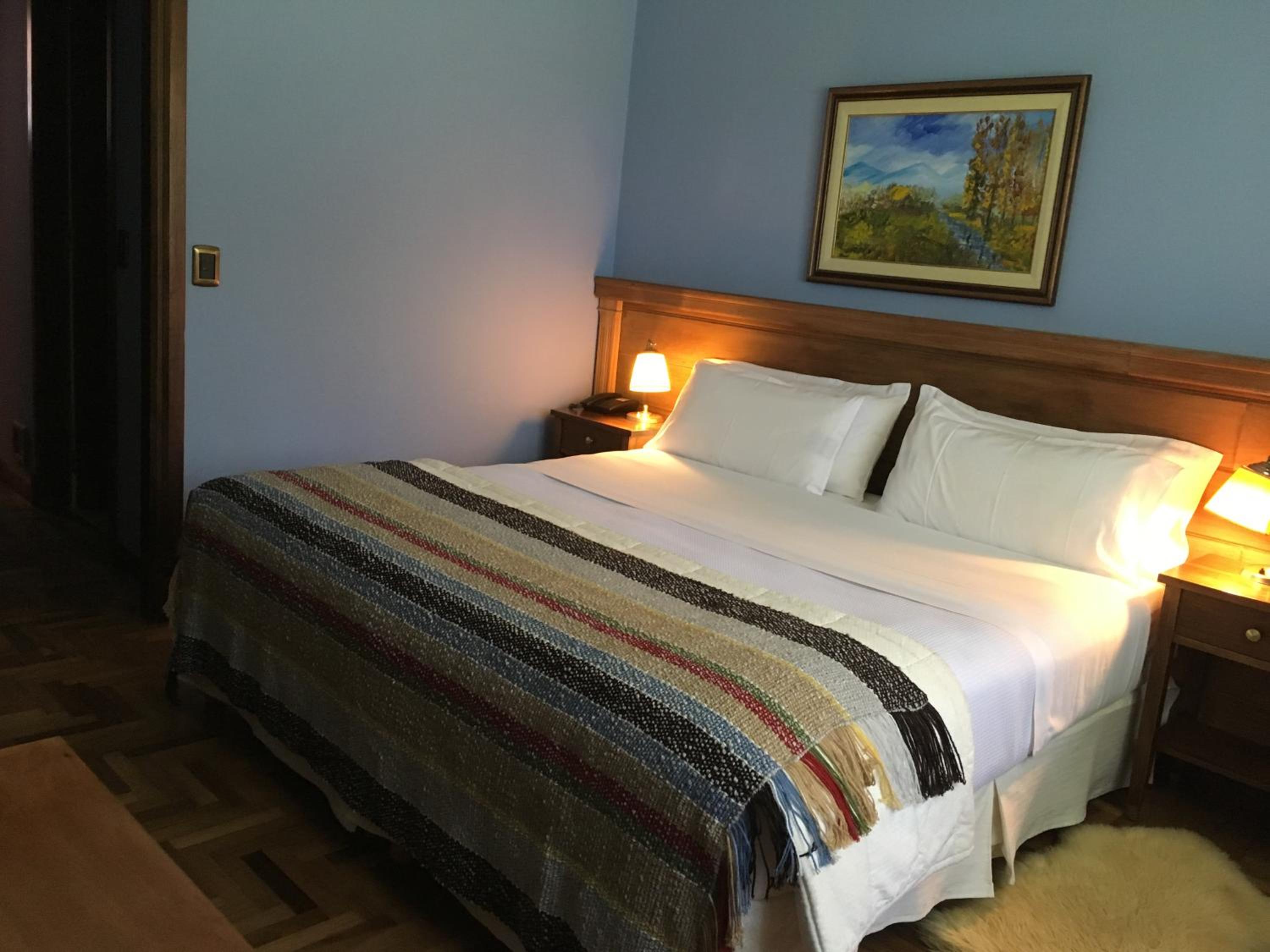 Los Nobles Hostal de Bosque