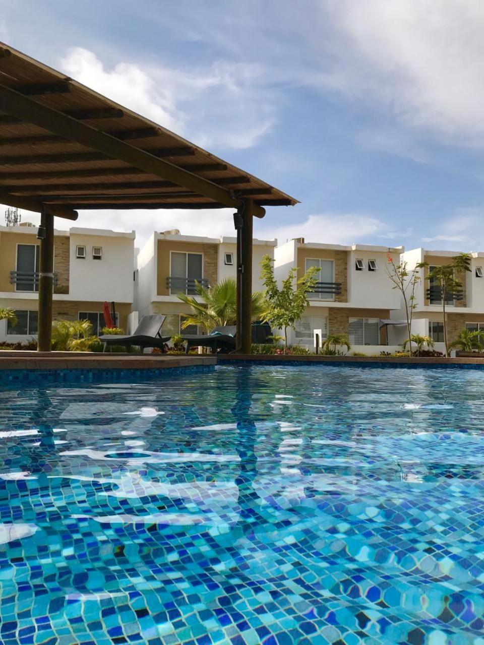 CASA VACACIONAL PARA 8 PERSONAS EN CERRITOS view 2